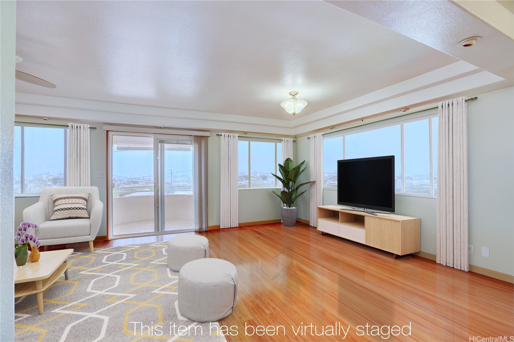 920 Laki Road Property Photo 9
