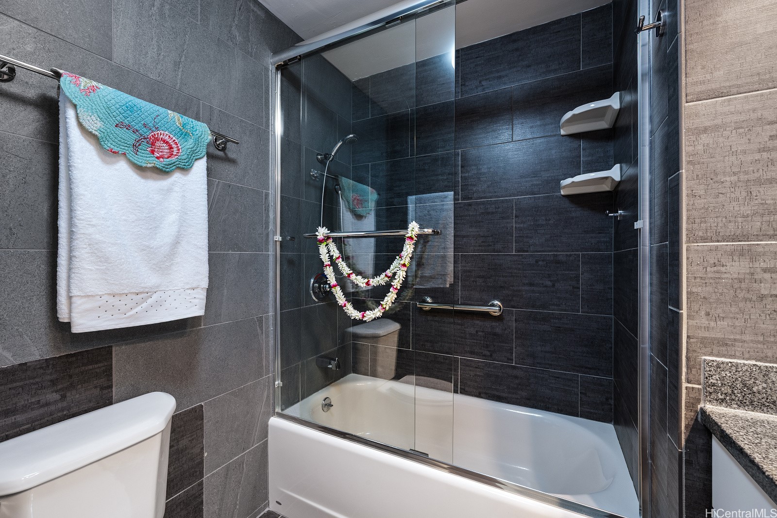 1212 Punahou Street 2103 Property Photo 11