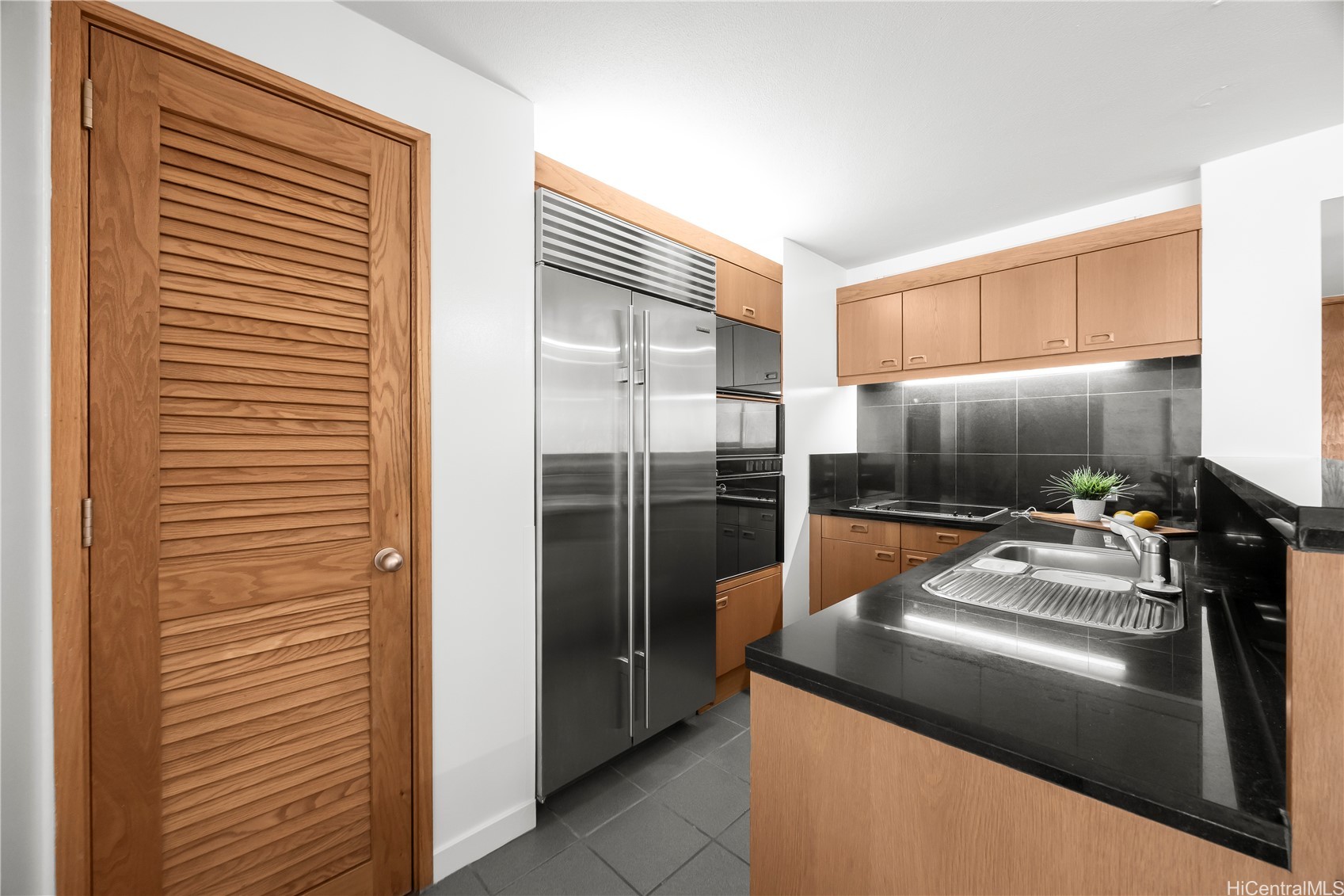 1330 Ala Moana Boulevard 4002 Property Photo 9