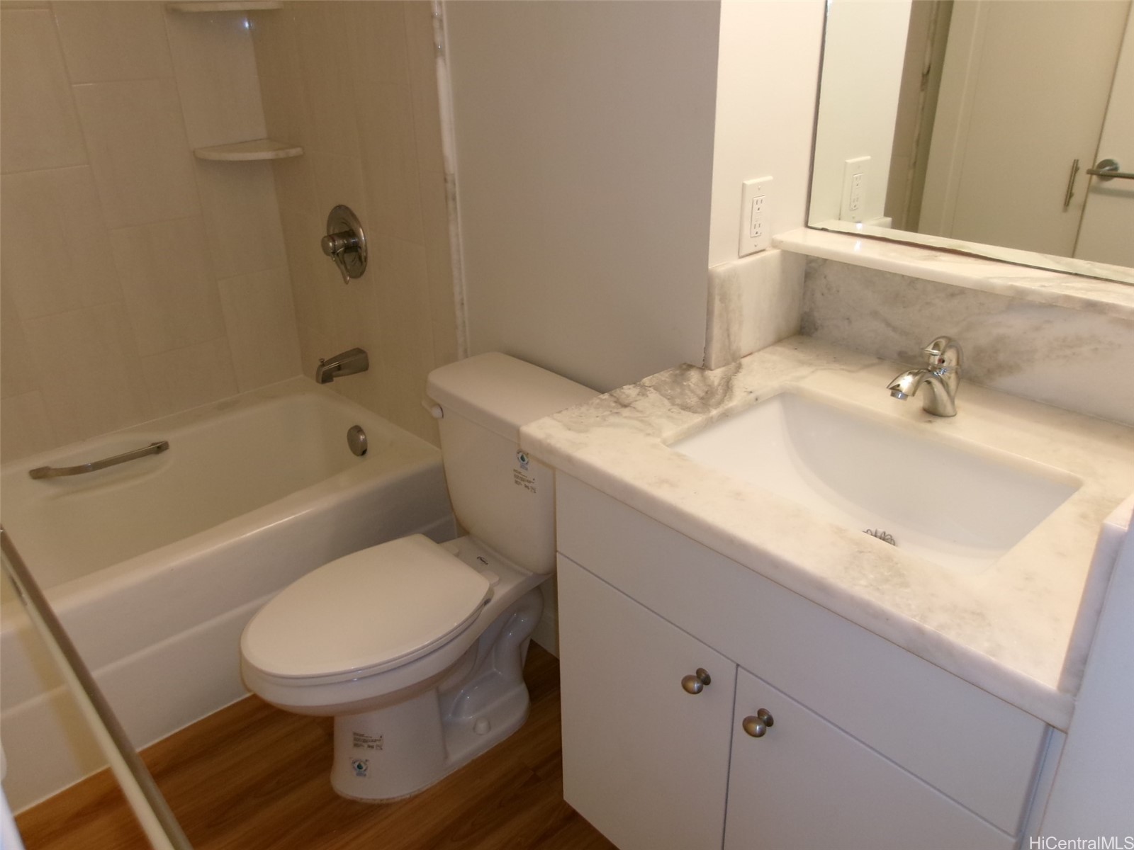 2421 Ala Wai Boulevard 803 Property Photo 10