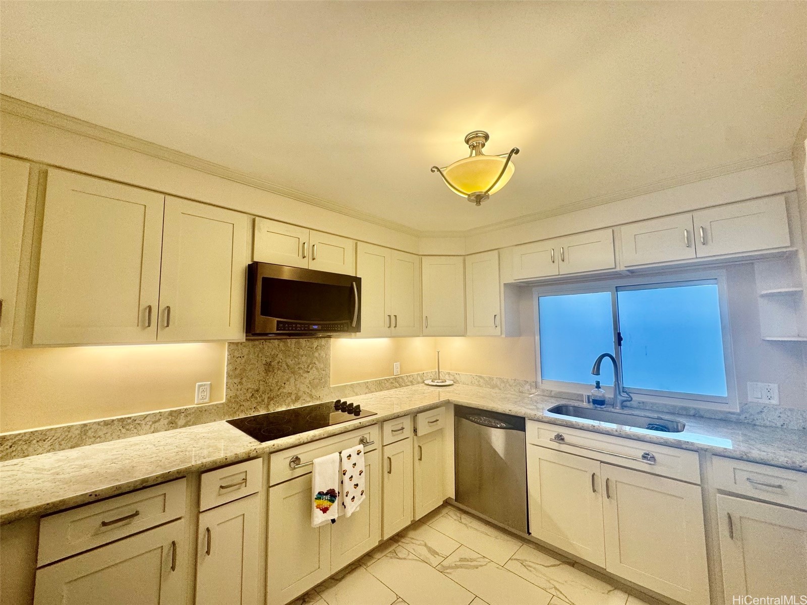 1910 Ala Moana Boulevard 22c Property Photo 6
