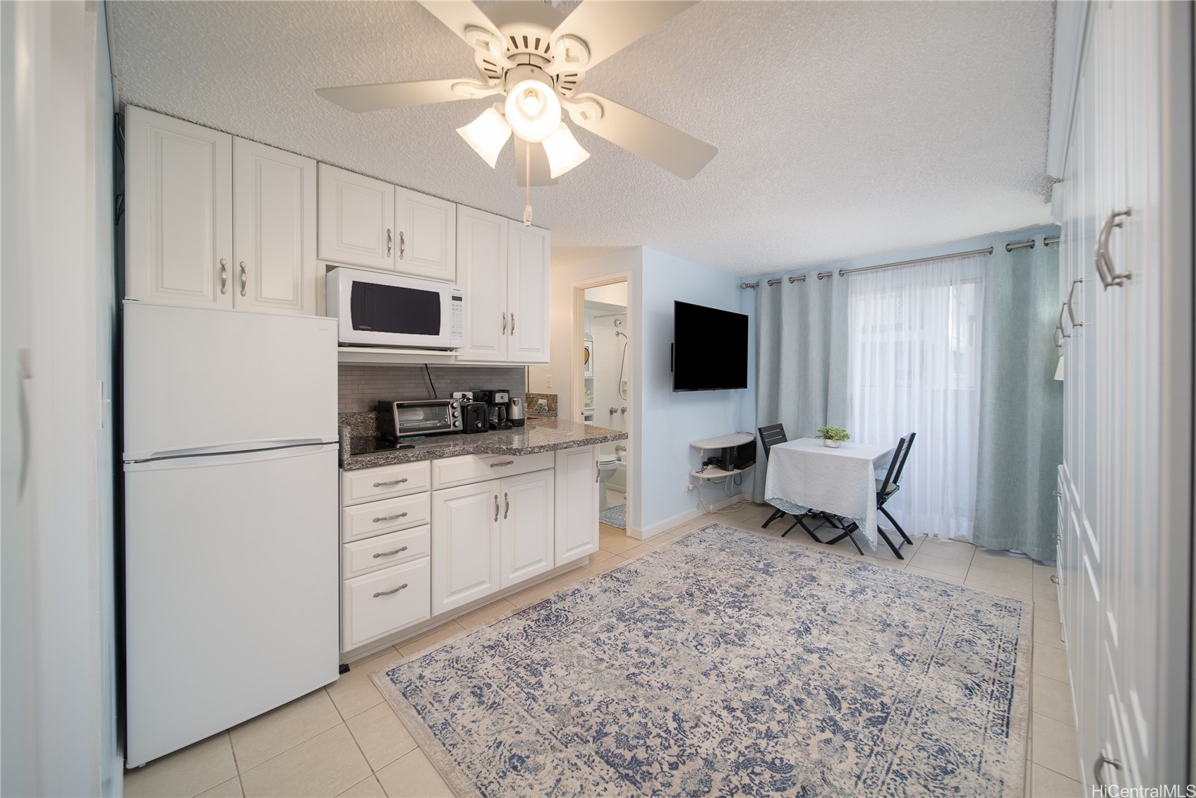 2463 Kuhio Avenue 504 Property Photo 1