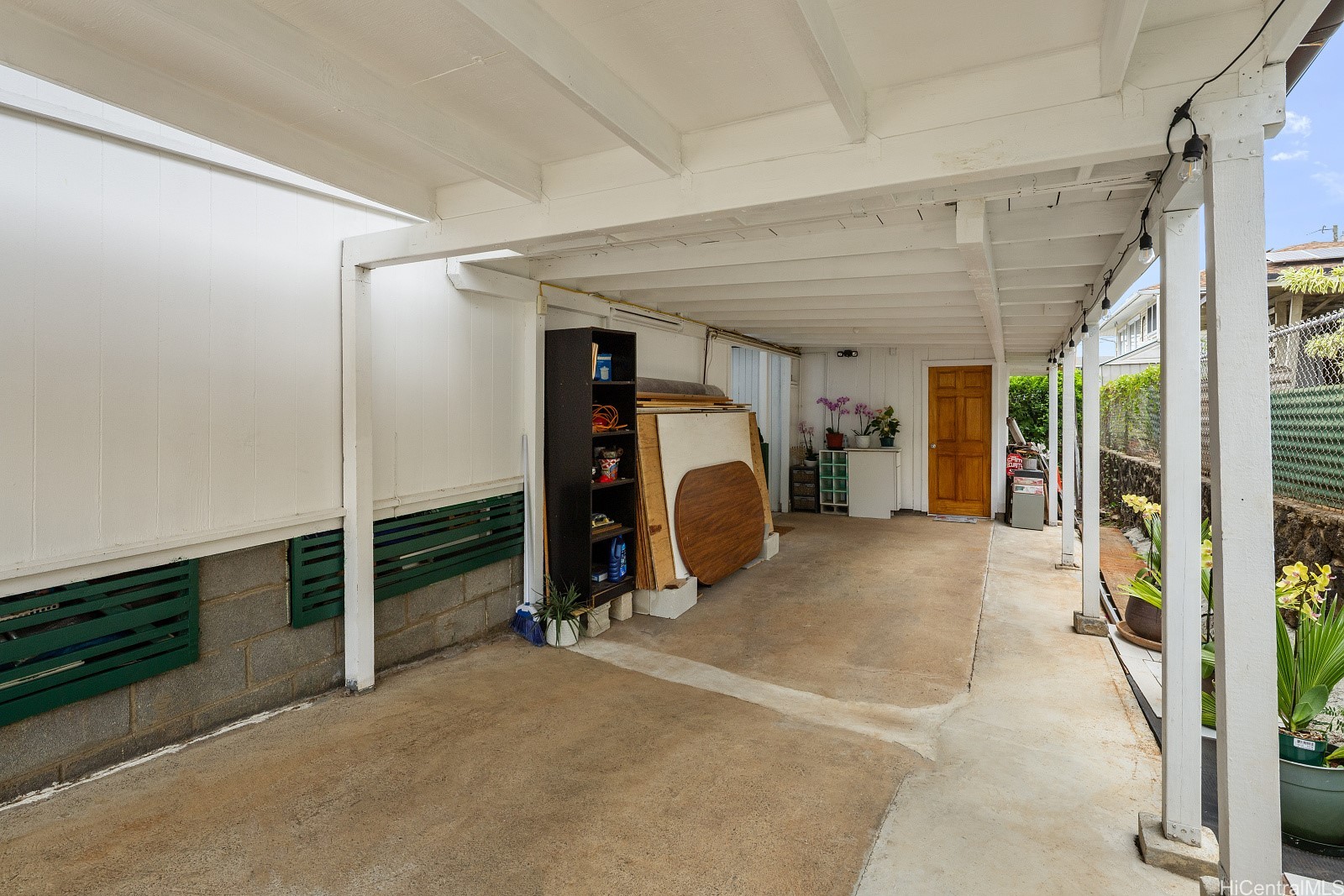 3279 Hoanoho Place Property Photo 3