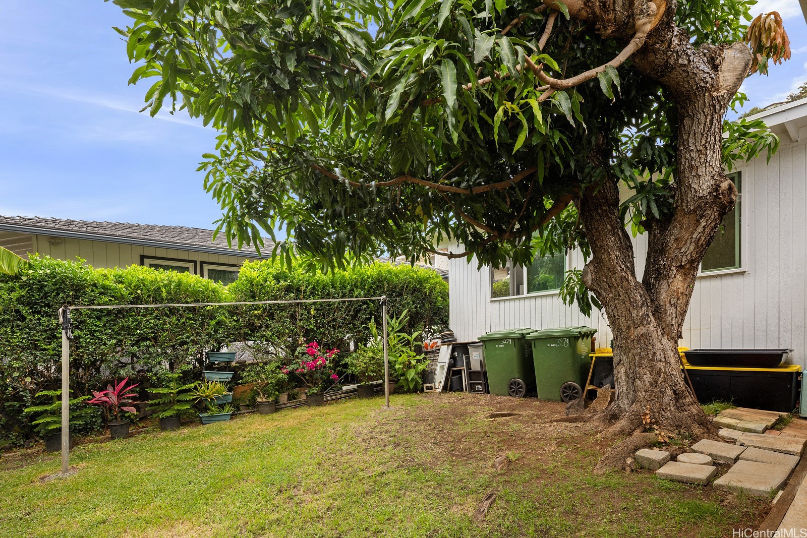 3279 Hoanoho Place Property Photo 4