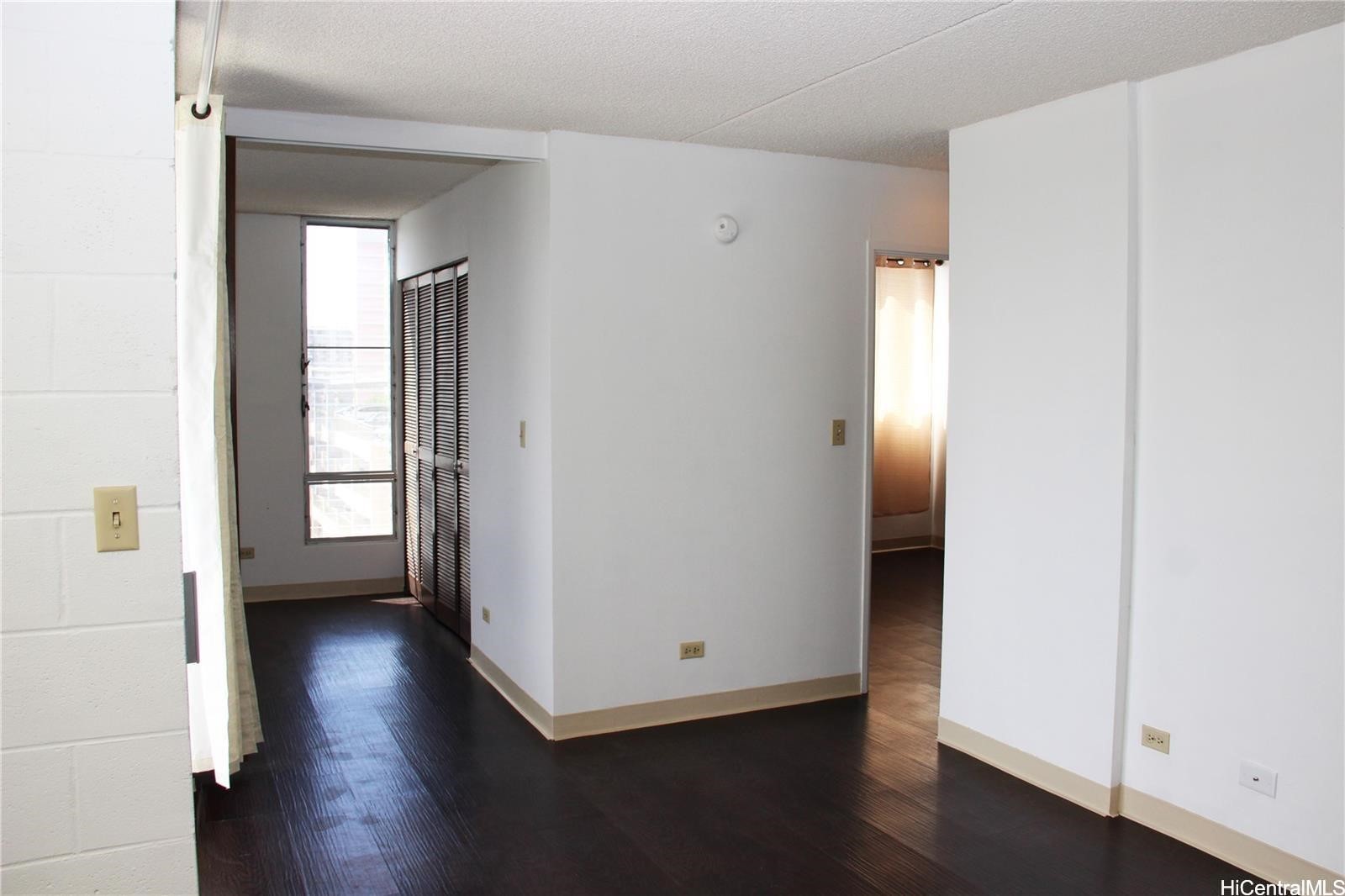 1624 Dole Street 504 Property Photo 3
