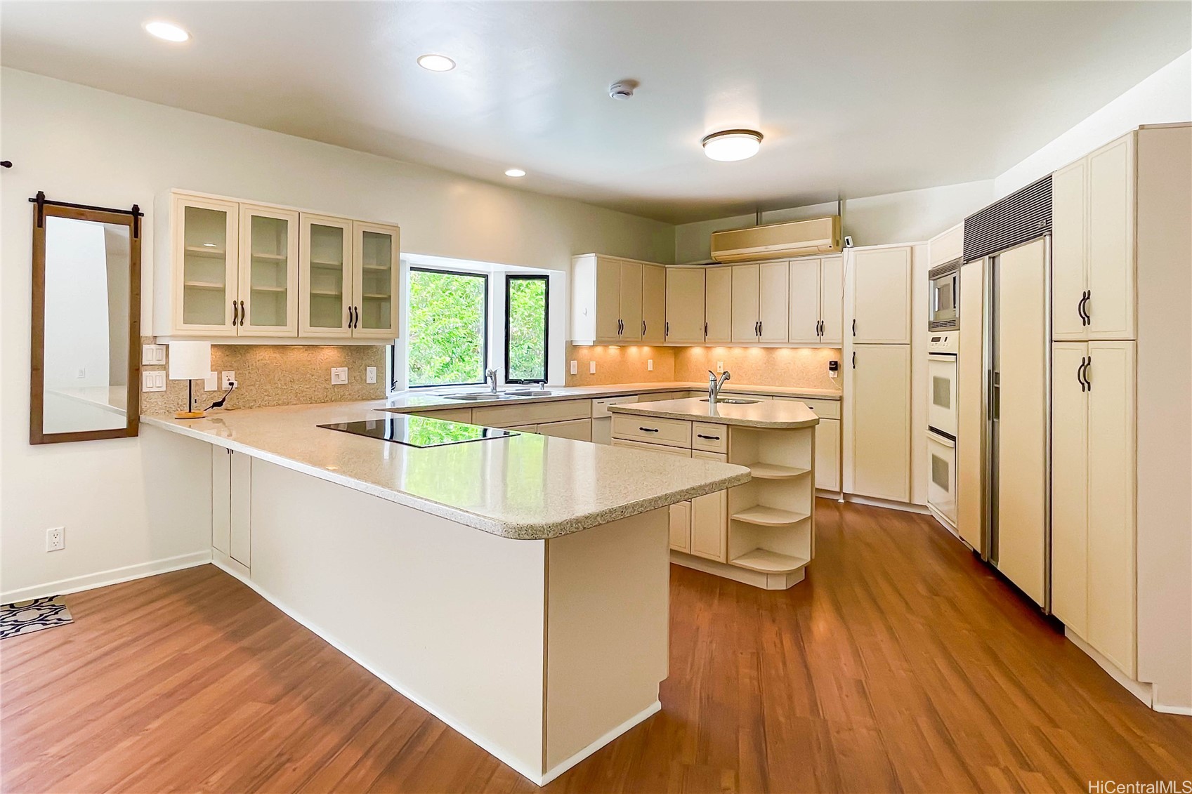 5926 Kalanianaole Highway Property Photo 3