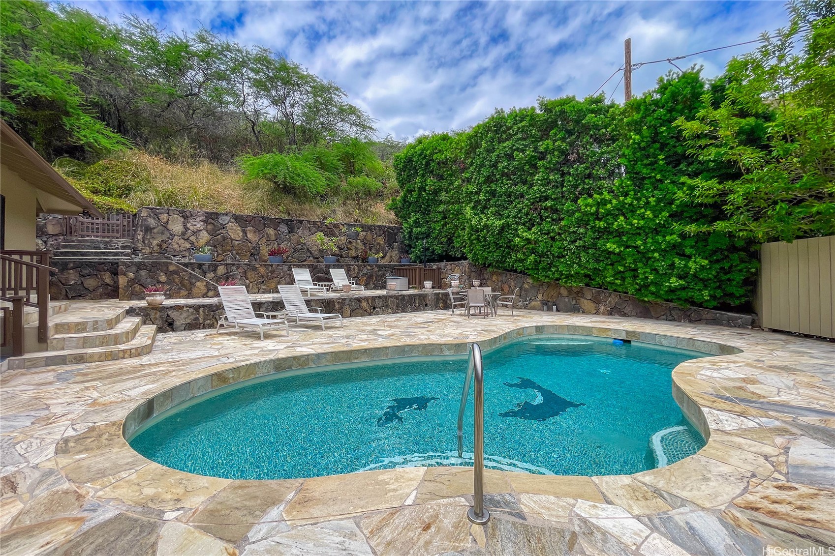 5926 Kalanianaole Highway Property Photo 9