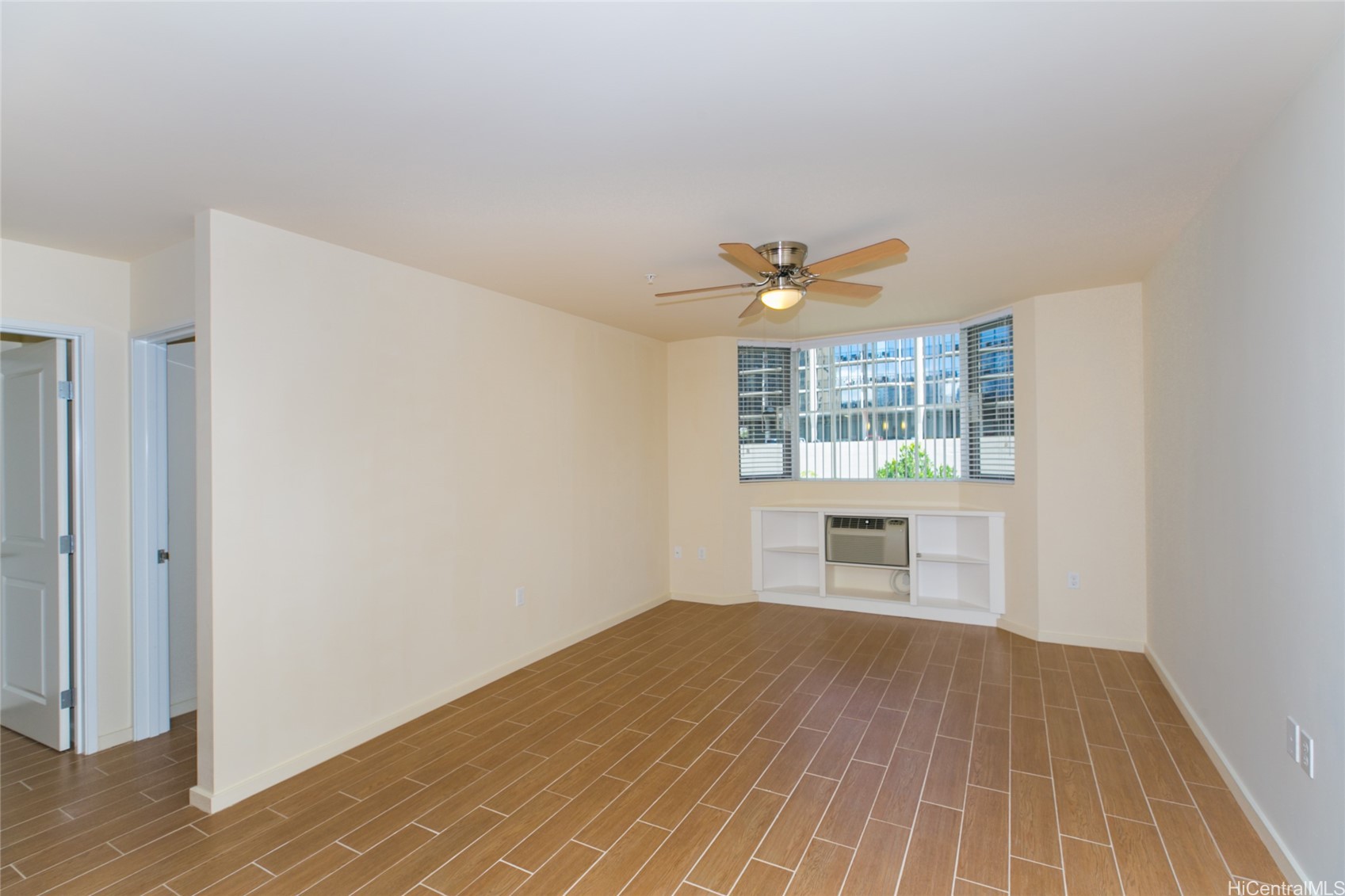 1810 Kaioo Drive B408 Property Photo 6