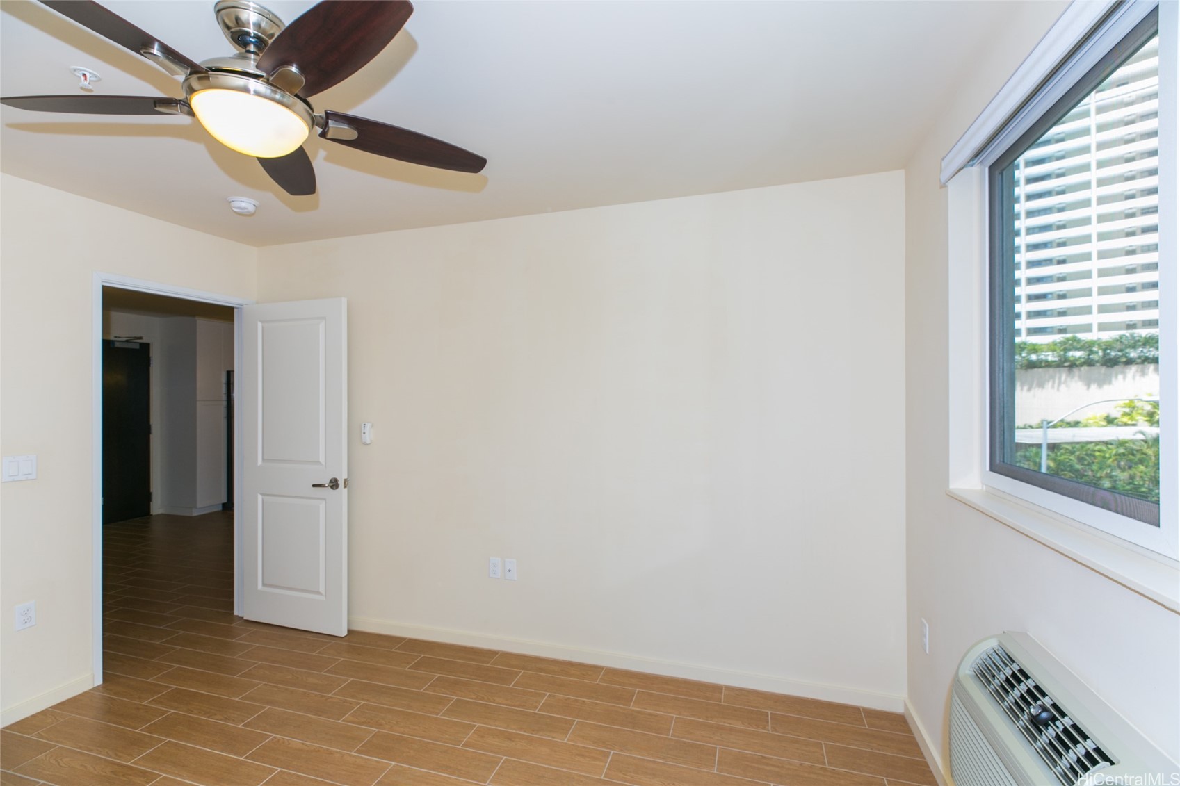 1810 Kaioo Drive B408 Property Photo 8