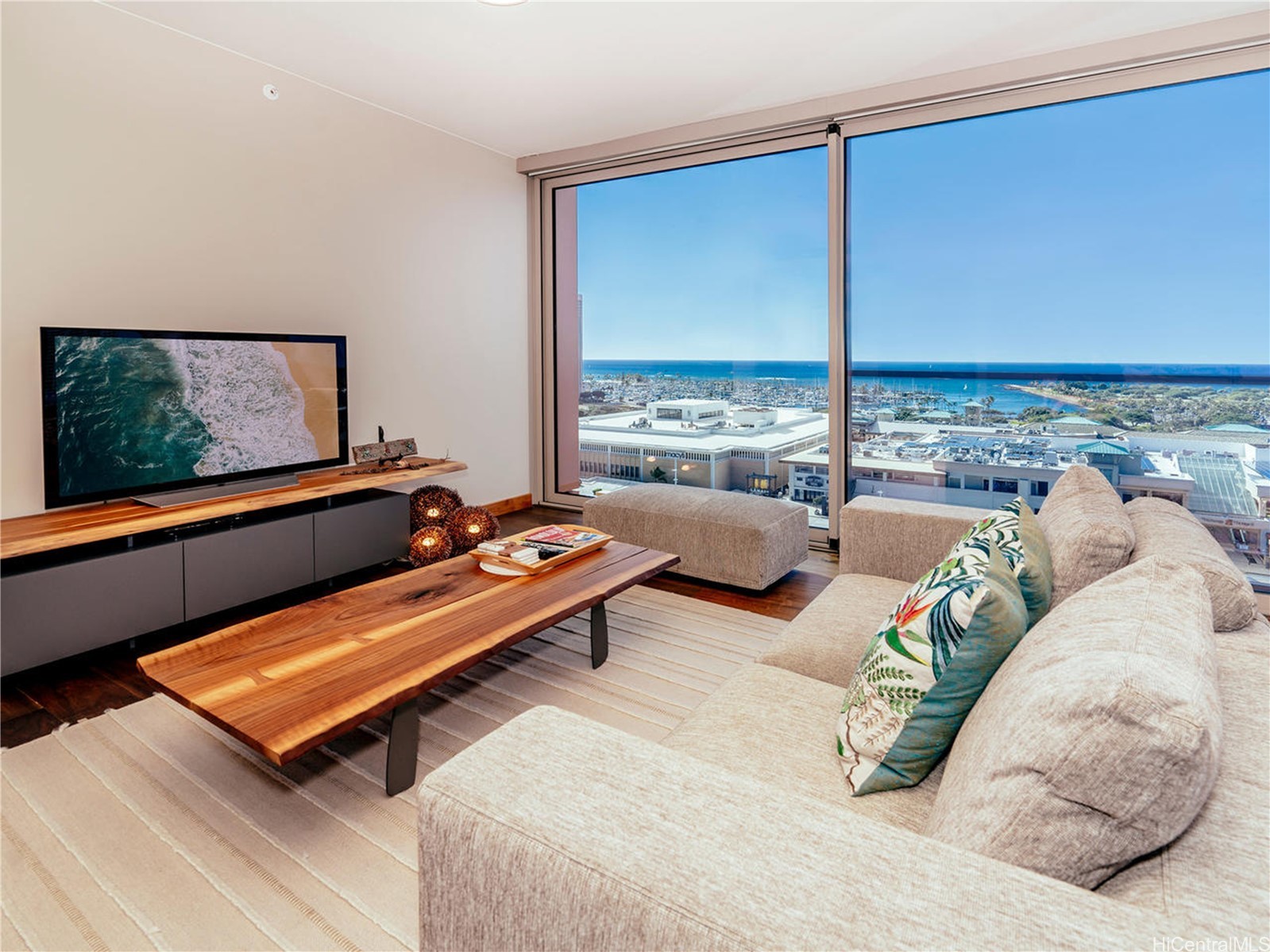 1555 Kapiolani Boulevard 1307 Property Photo 4
