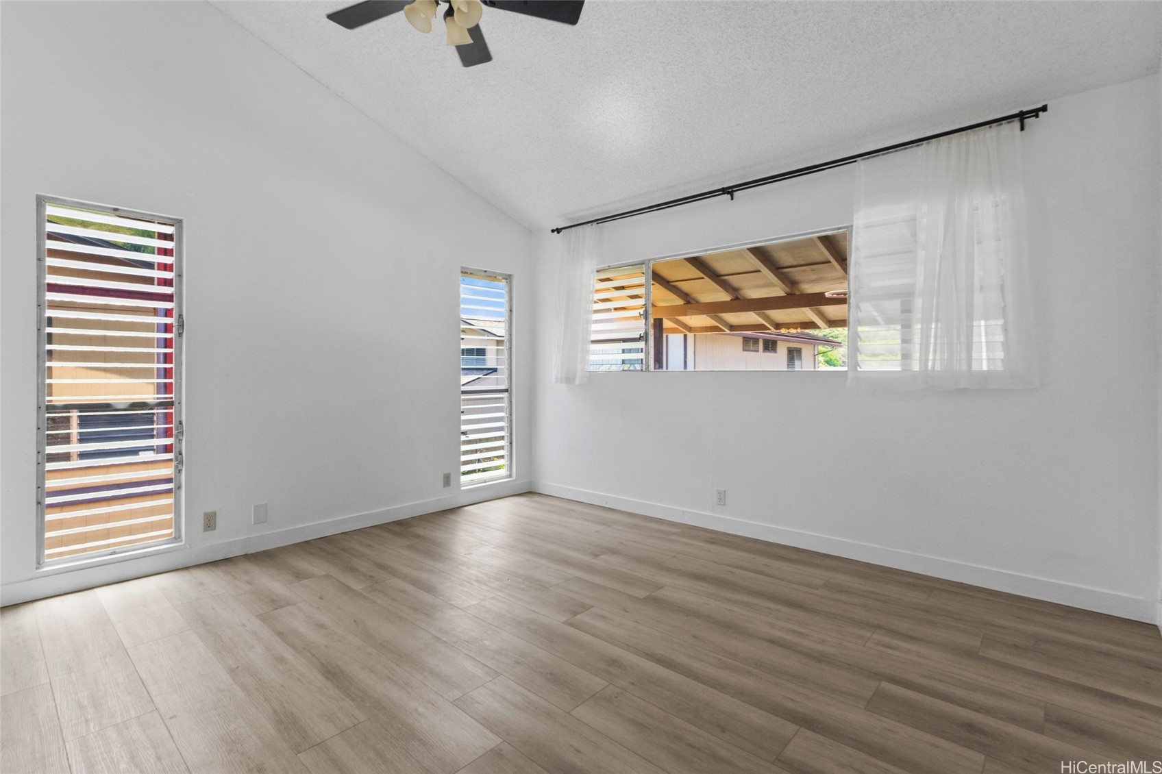 98-364 Kilihe Way 33a Property Photo 12