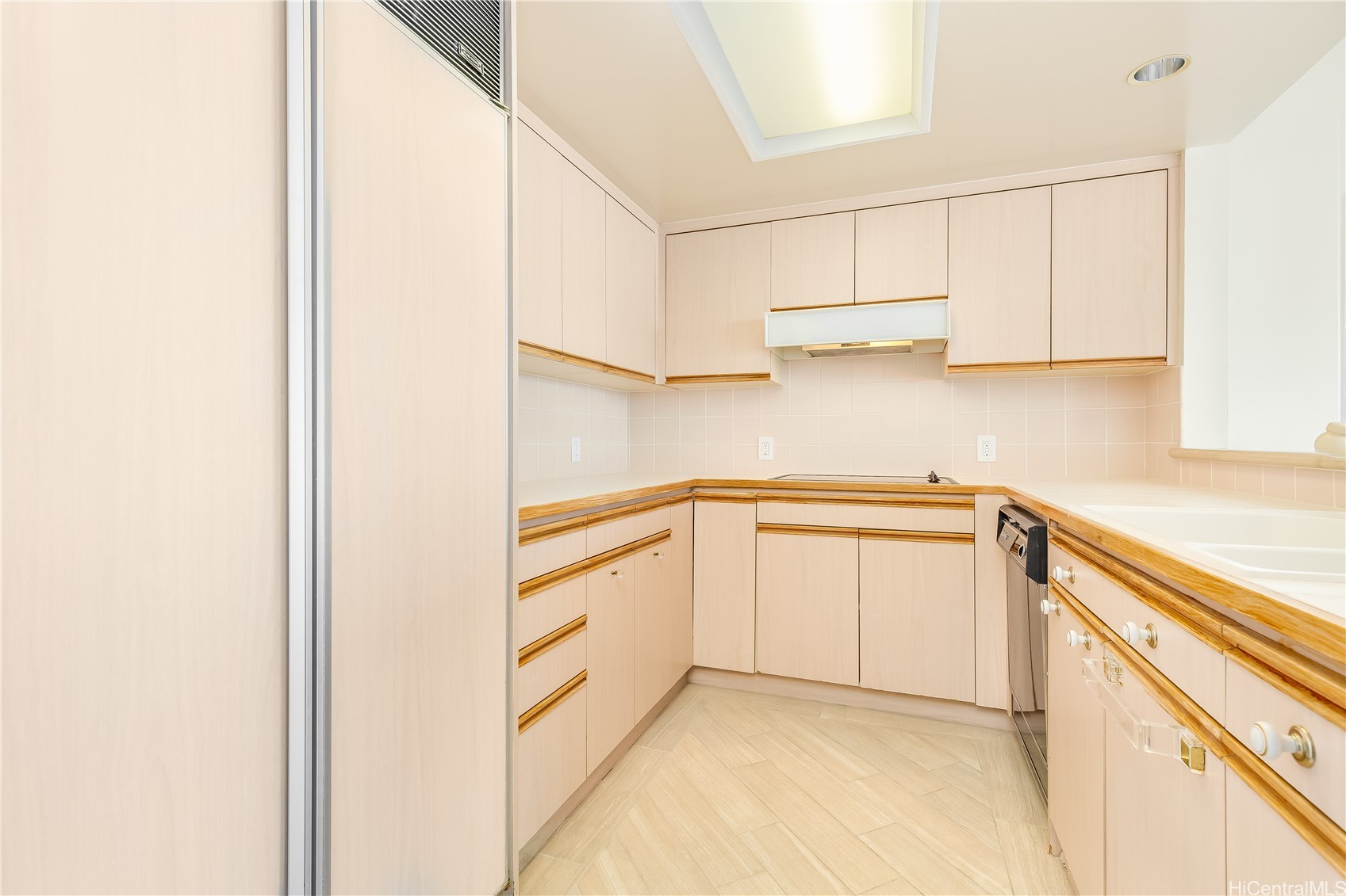 1341 Kapiolani Boulevard 14b Property Photo 6