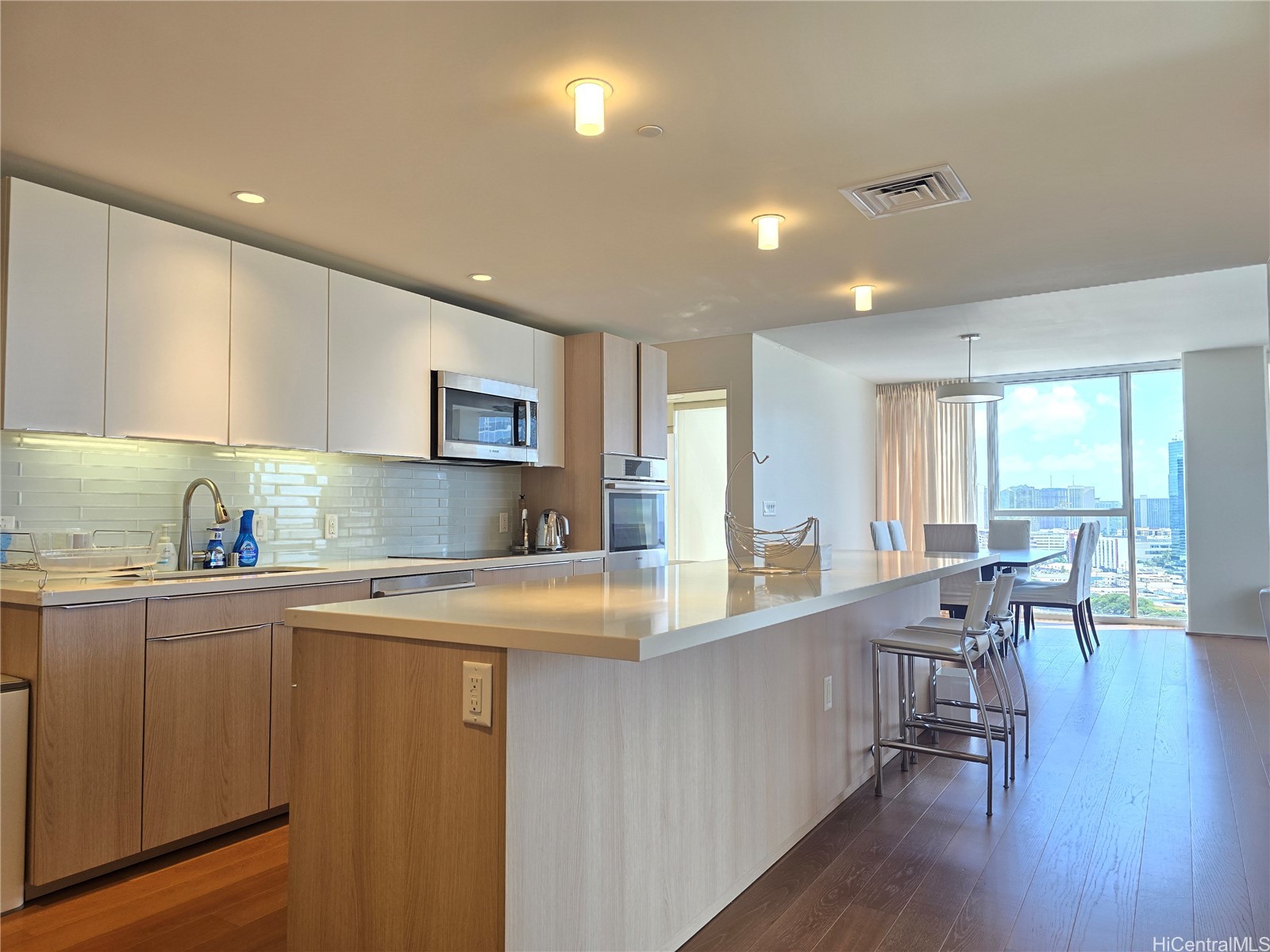 888 Kapiolani Boulevard 2105 Property Photo 2