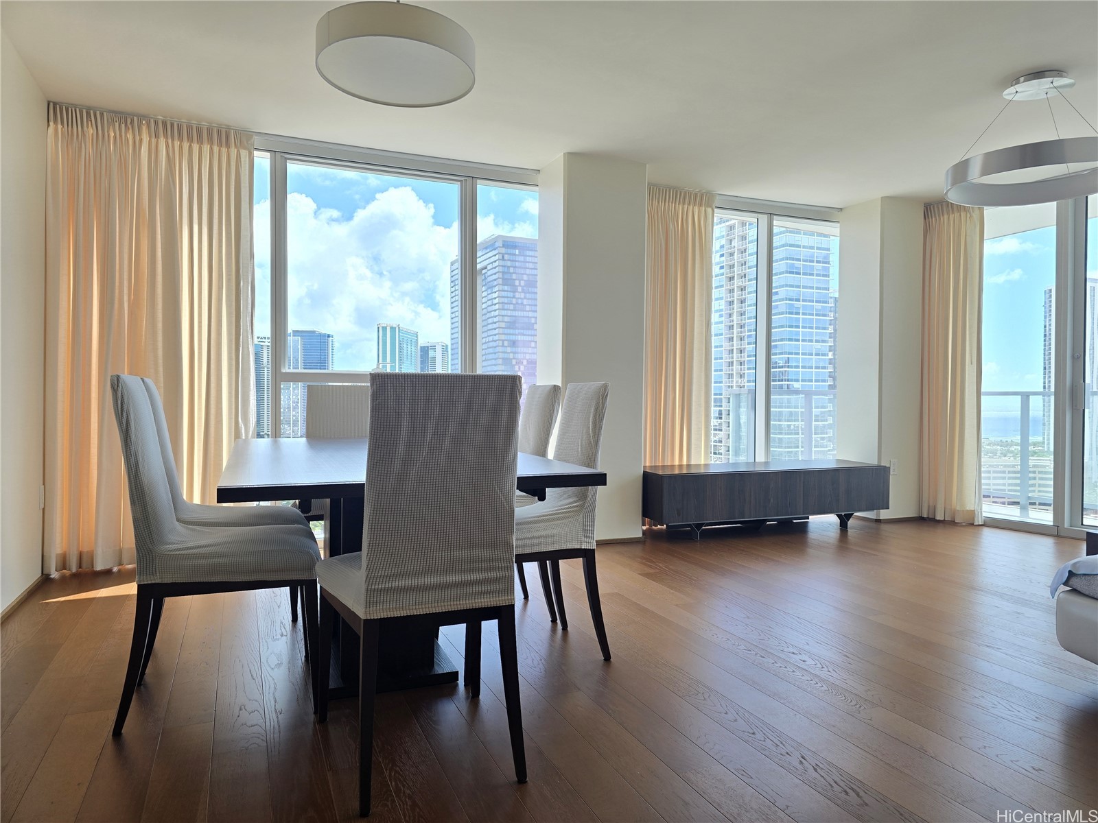 888 Kapiolani Boulevard 2105 Property Photo 4