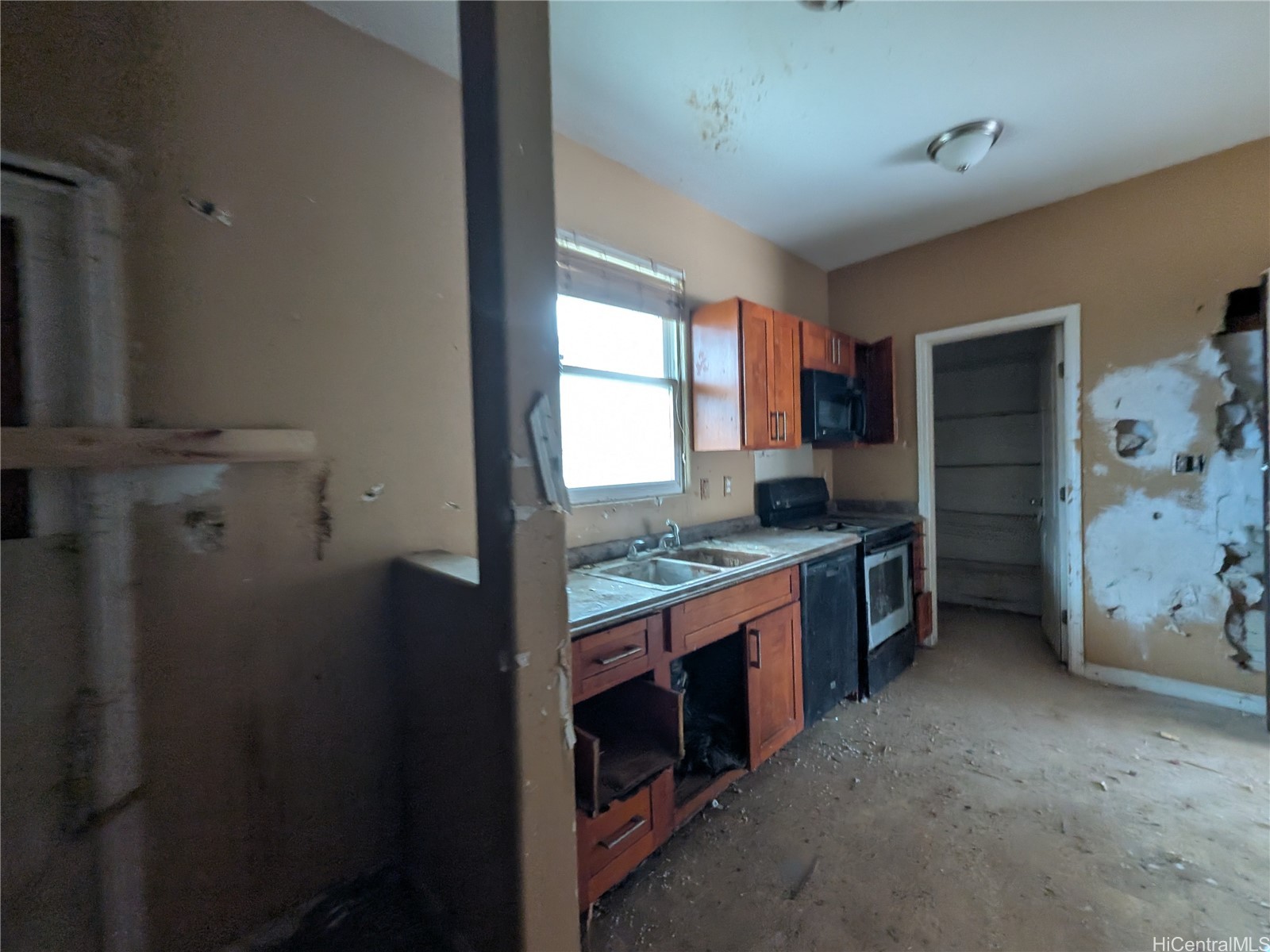 87-206 Halemaluhia Place Property Photo 8