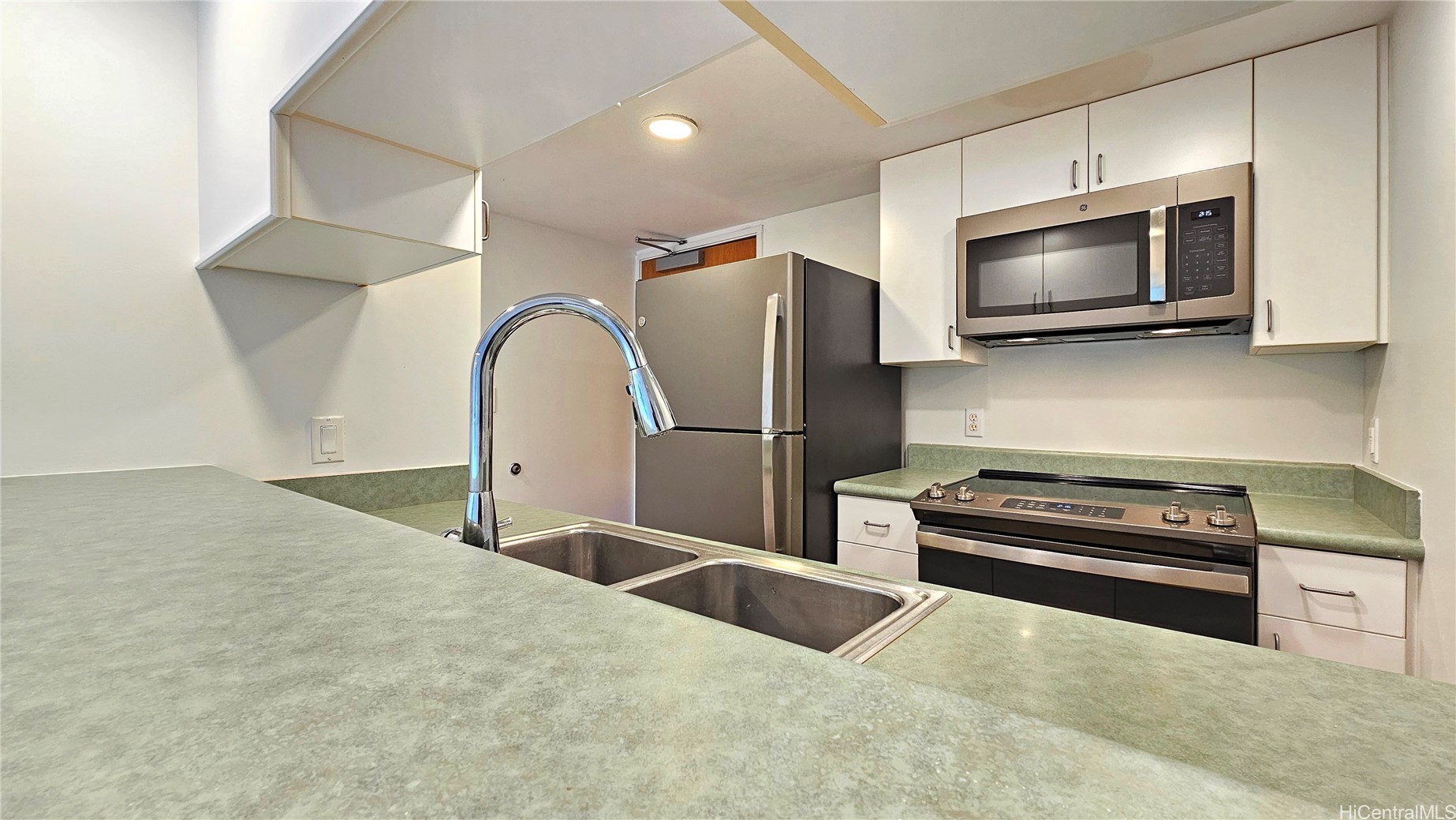 949 Prospect Street 301 Property Photo 4