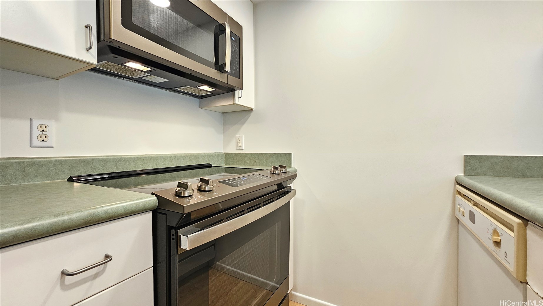 949 Prospect Street 301 Property Photo 17