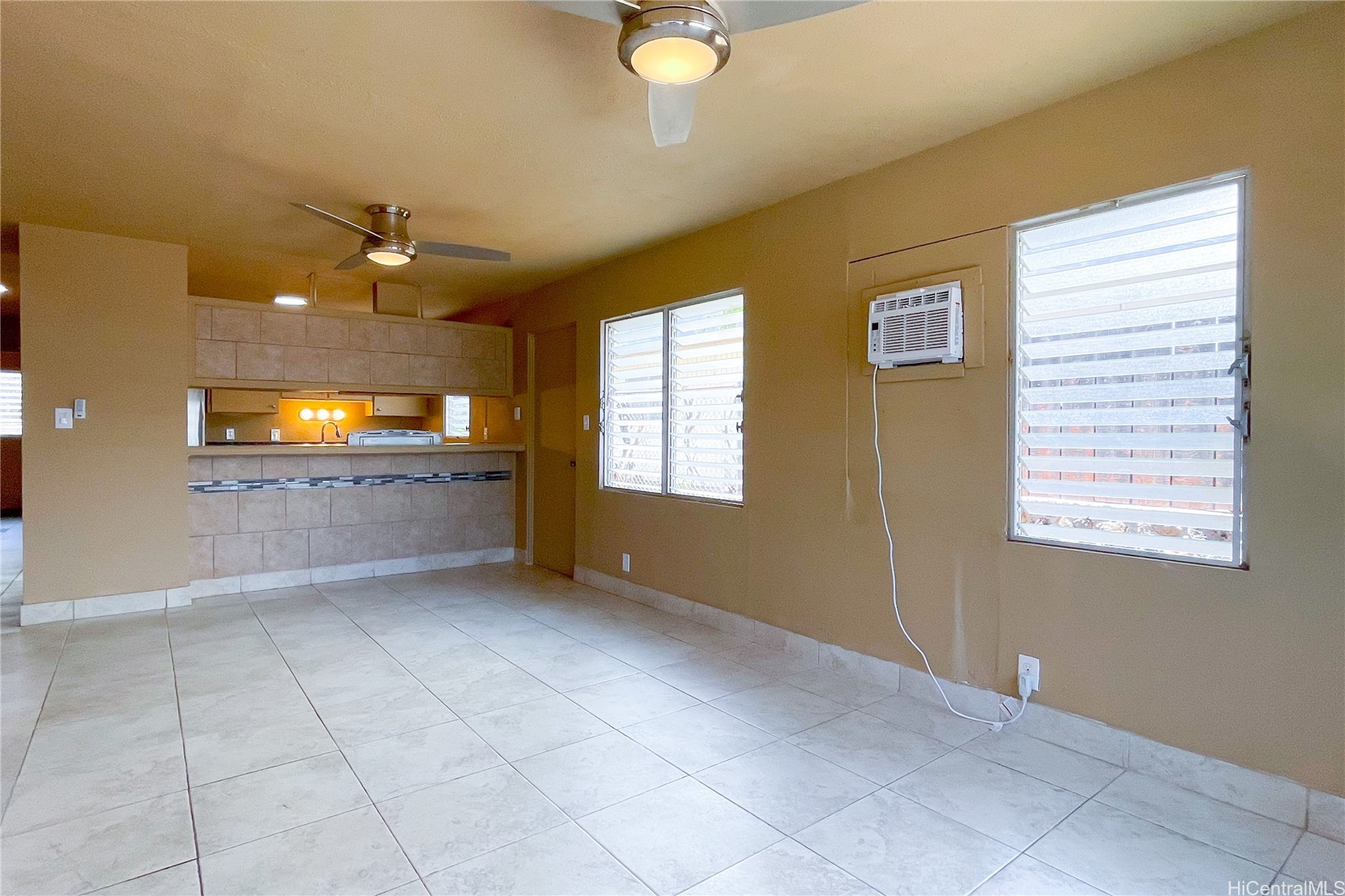 84-655 Kepue Street Property Photo 4