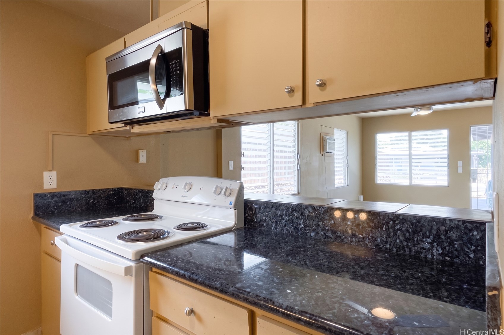 84-655 Kepue Street Property Photo 7