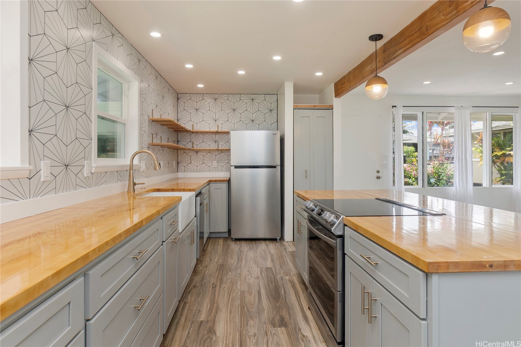 460 Iliwai Drive Property Photo 8