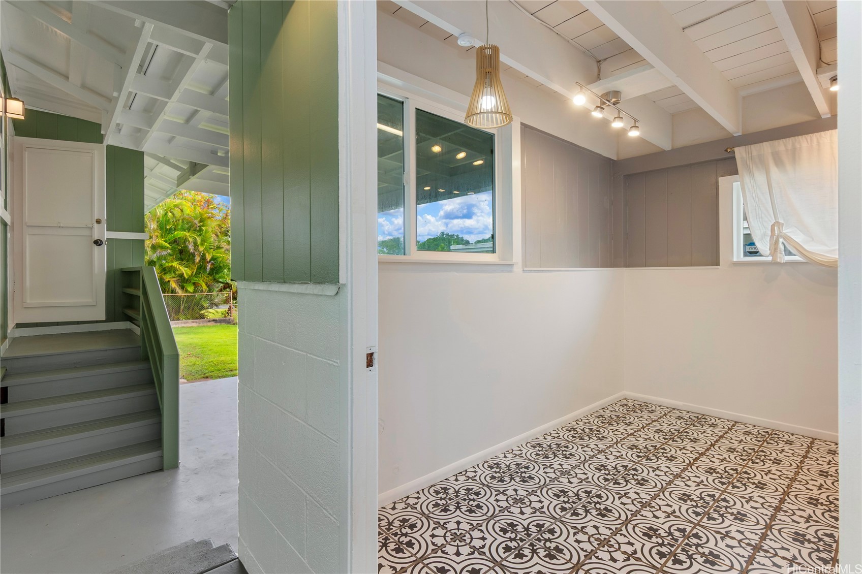 460 Iliwai Drive Property Photo 16