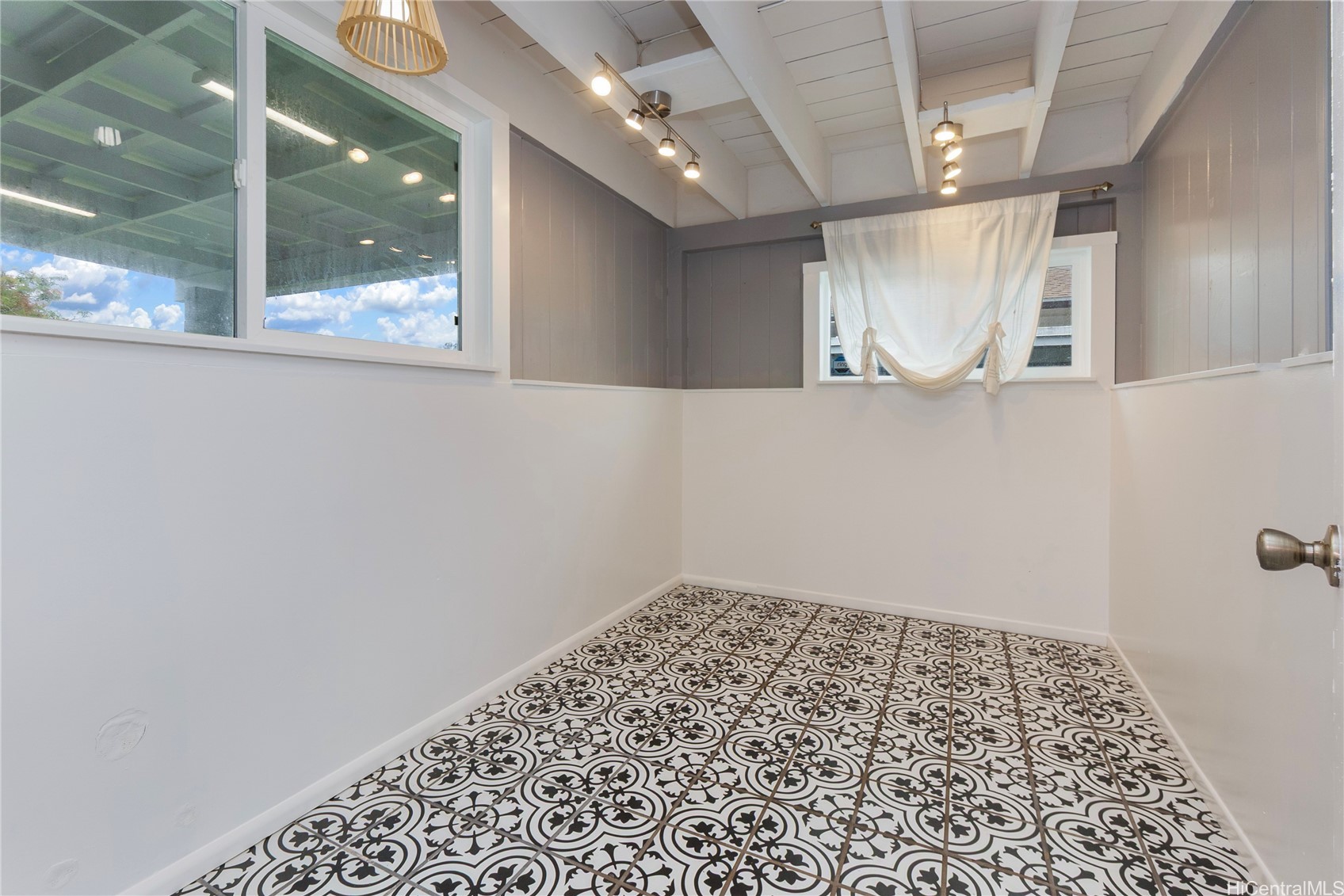 460 Iliwai Drive Property Photo 17