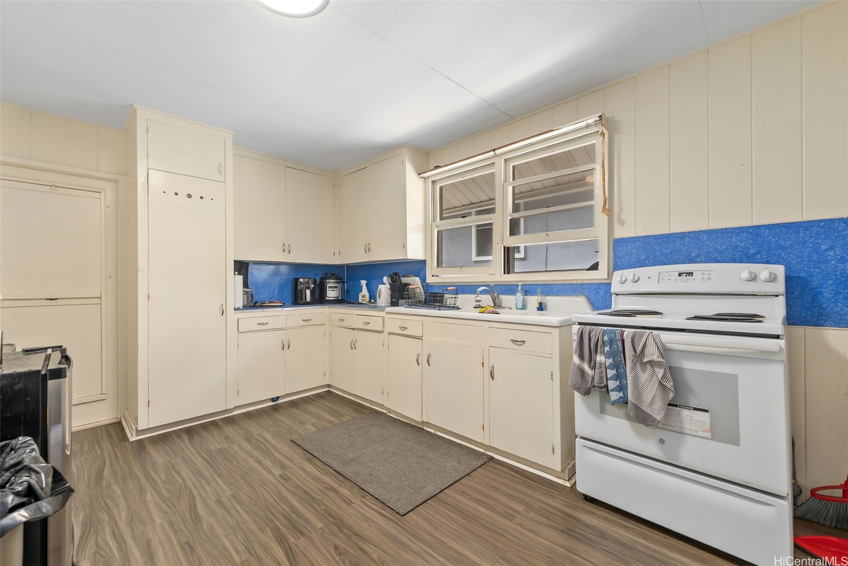 2077 10th Avenue Property Photo 5