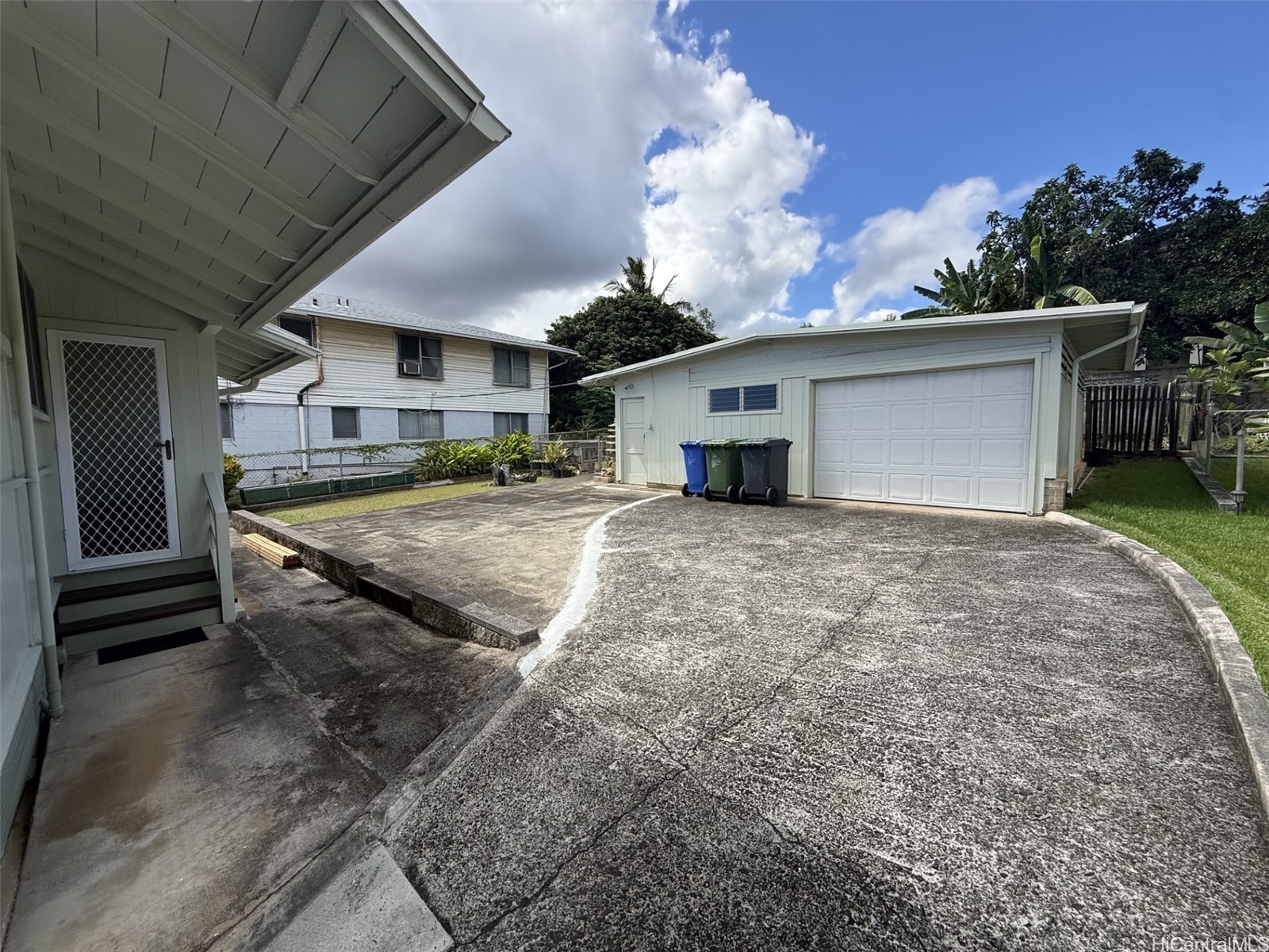 2448 N School Street Property Photo 5