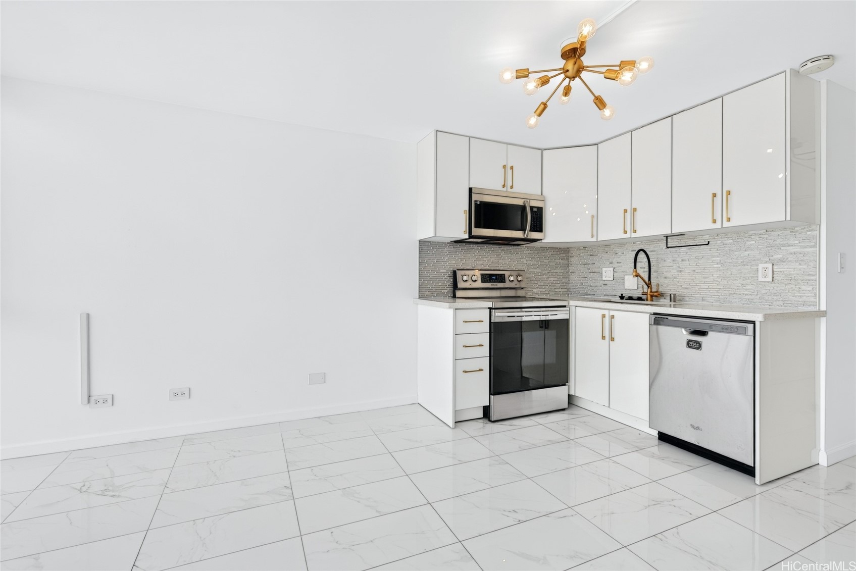 2211 Ala Wai Boulevard 1511 Property Photo 4