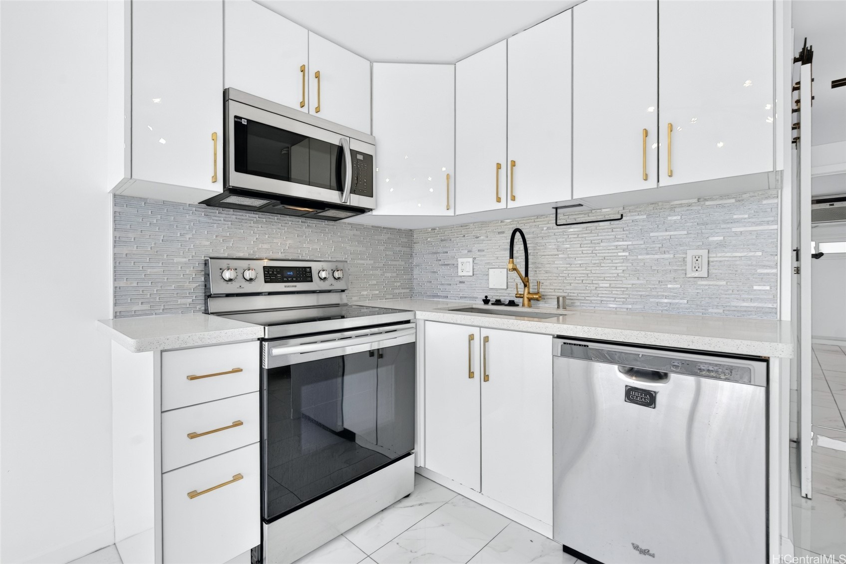 2211 Ala Wai Boulevard 1511 Property Photo 6