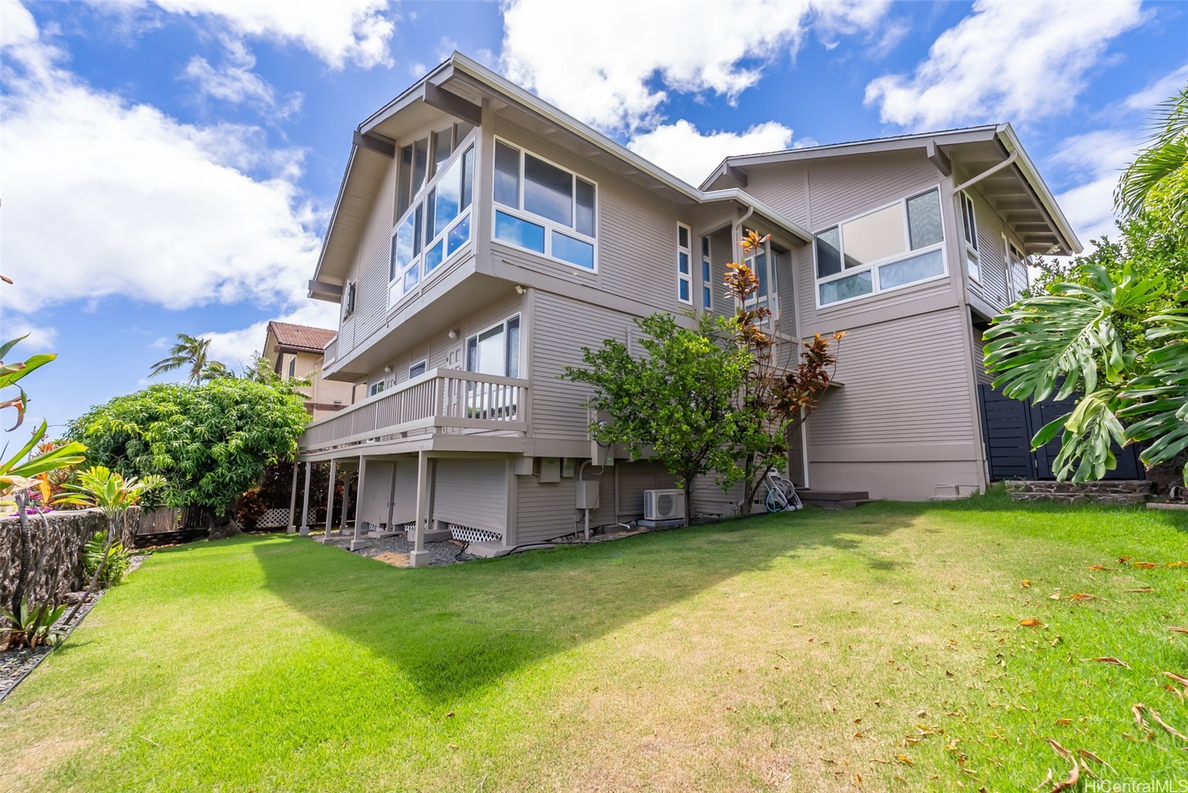 947 Kauku Place Property Photo 3