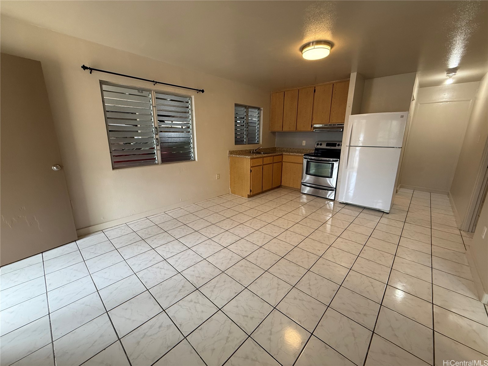 234 Oneawa Street B Property Photo 3
