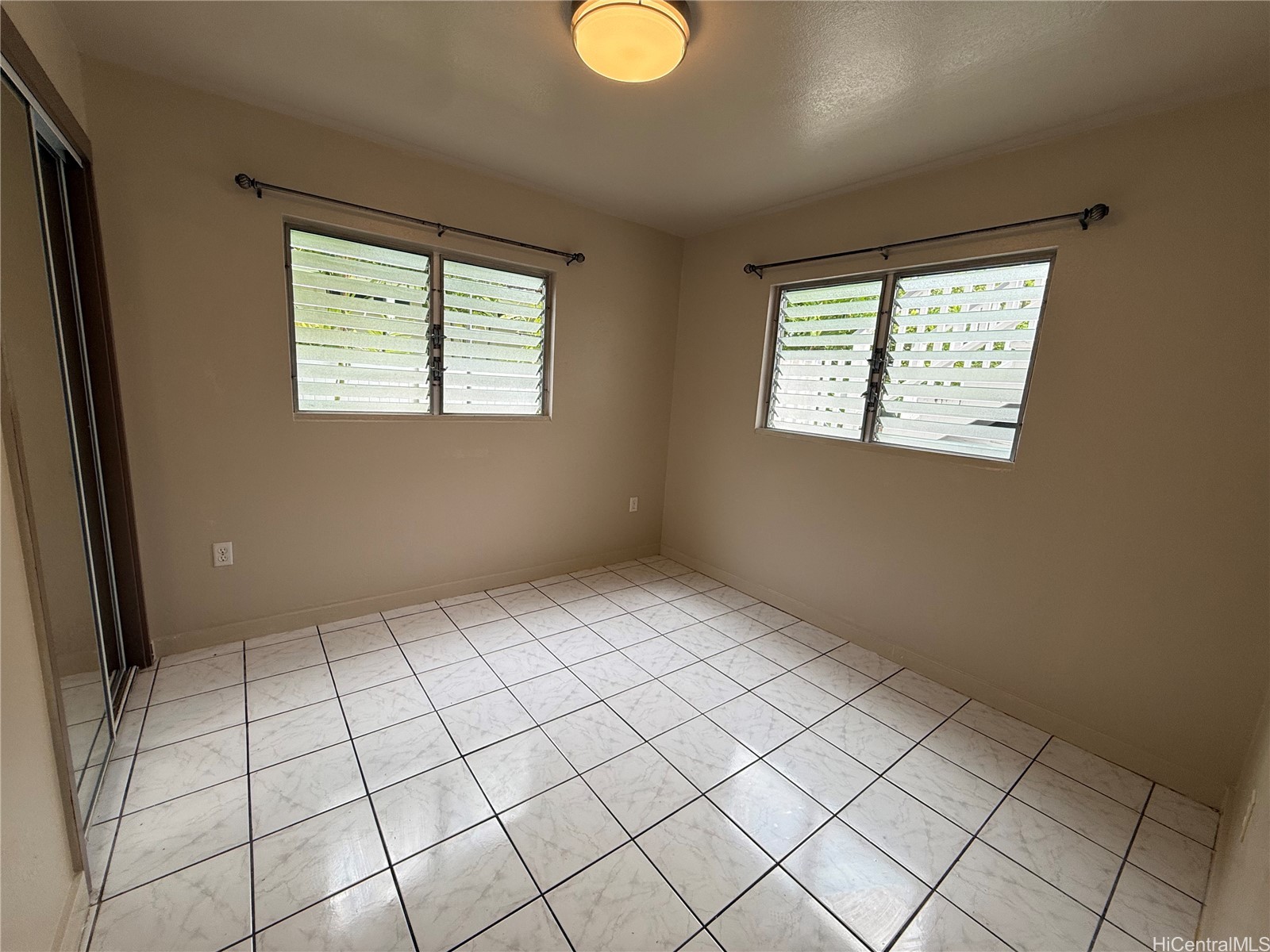 234 Oneawa Street B Property Photo 4