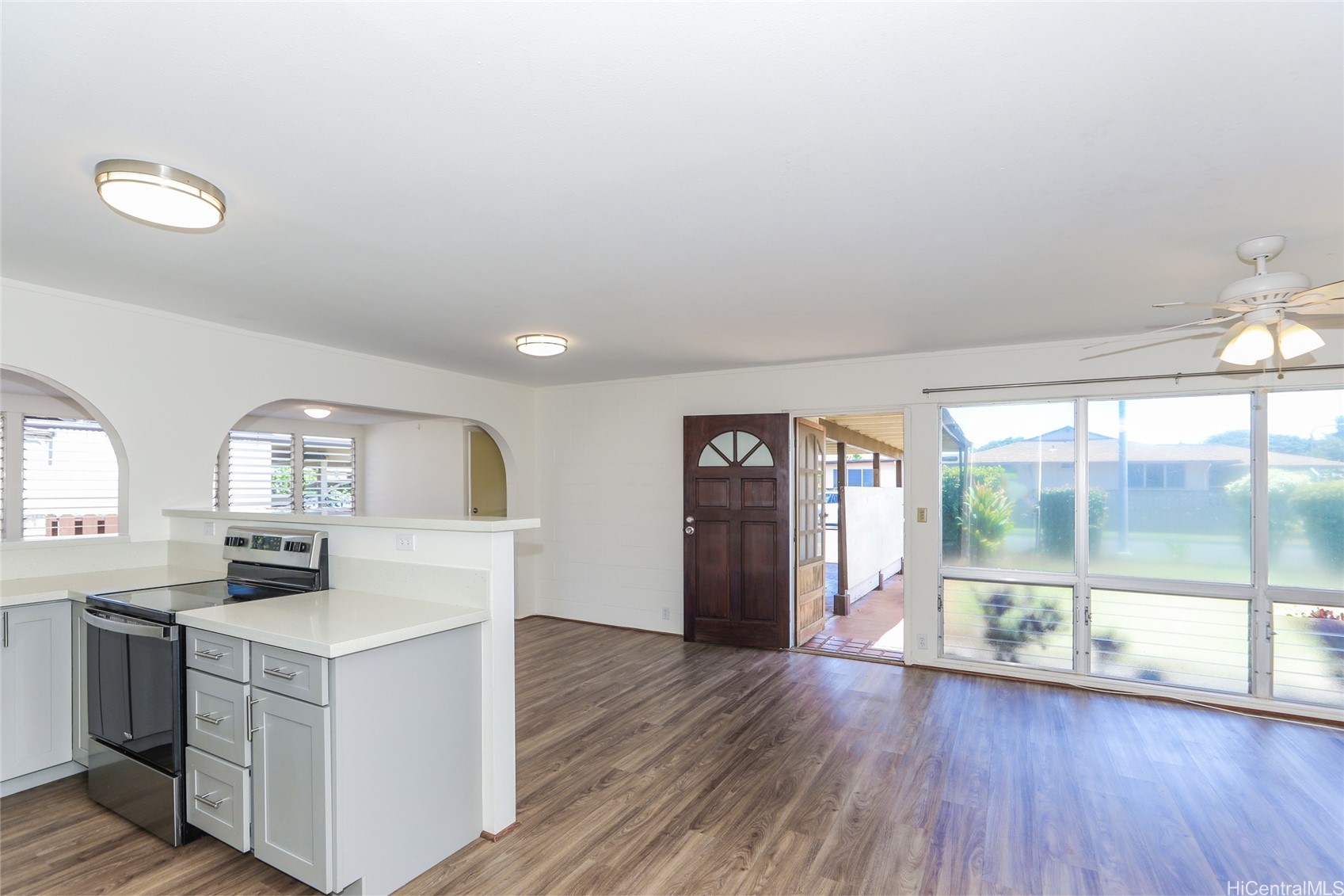 95-257 Kaopua Loop Property Photo 4