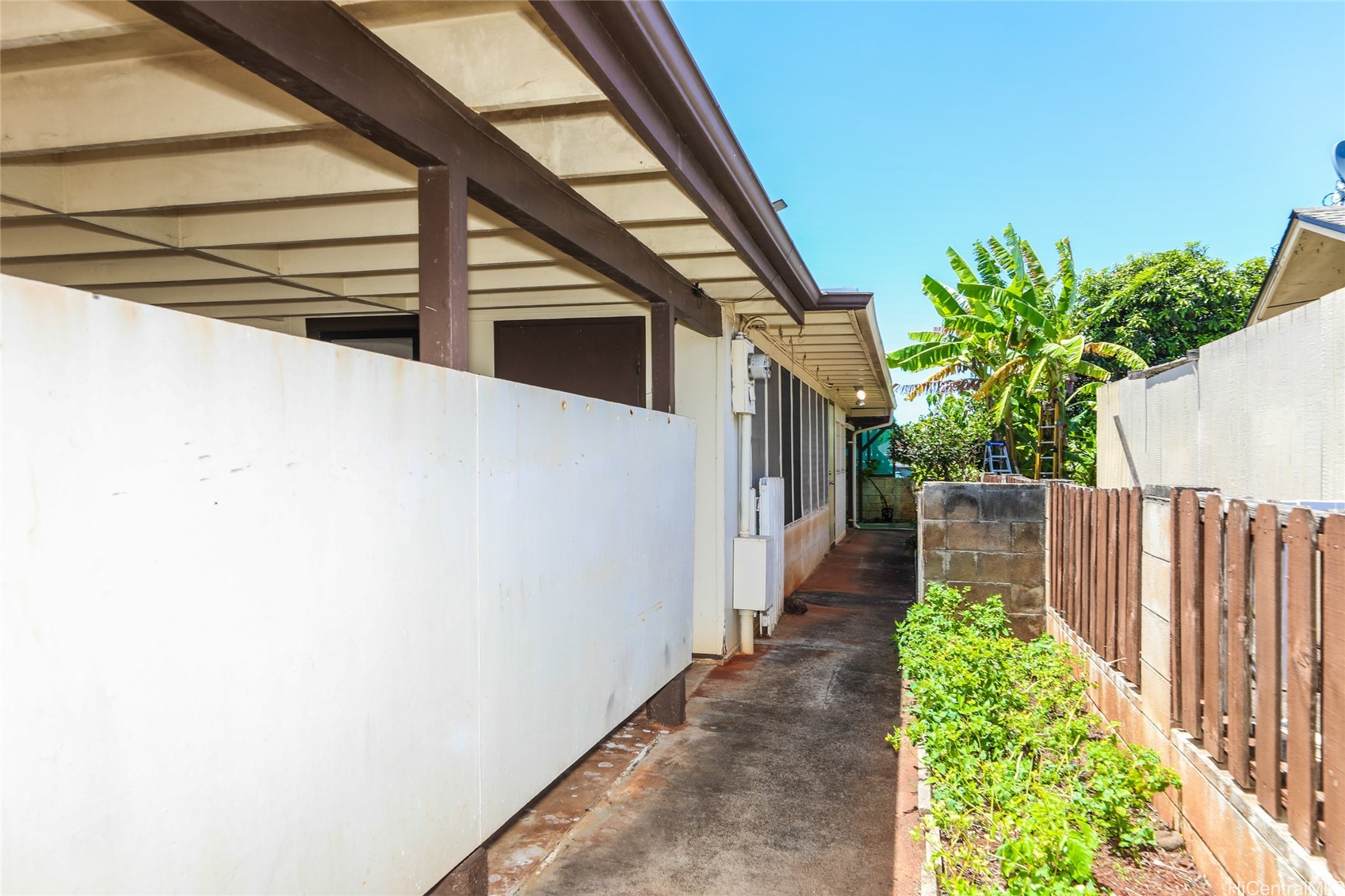 95-257 Kaopua Loop Property Photo 24