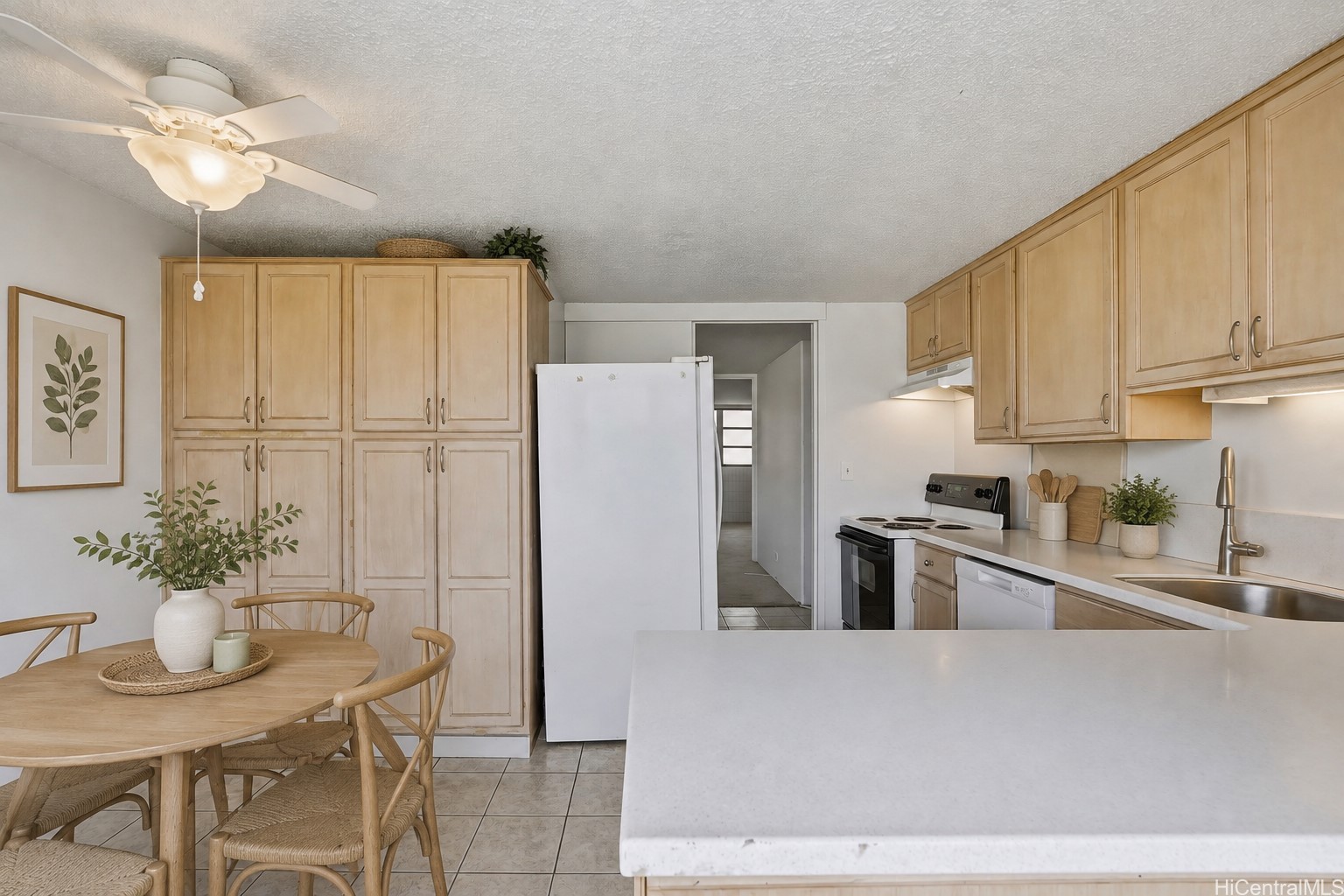 1425 Ward Avenue 3w Property Photo 6
