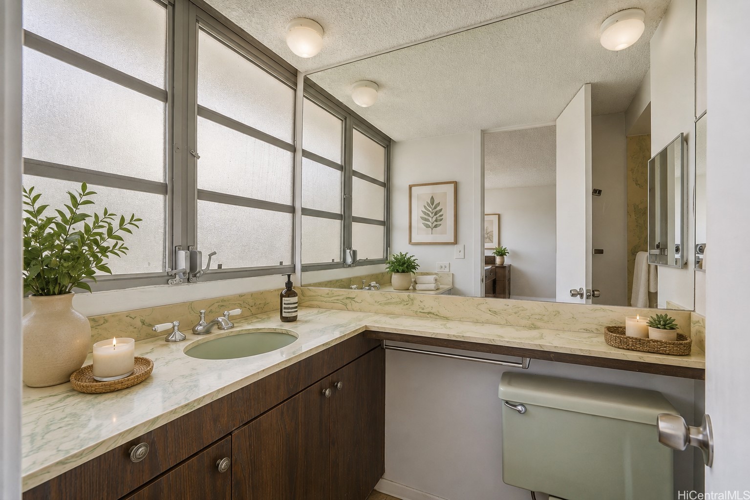1425 Ward Avenue 3w Property Photo 17