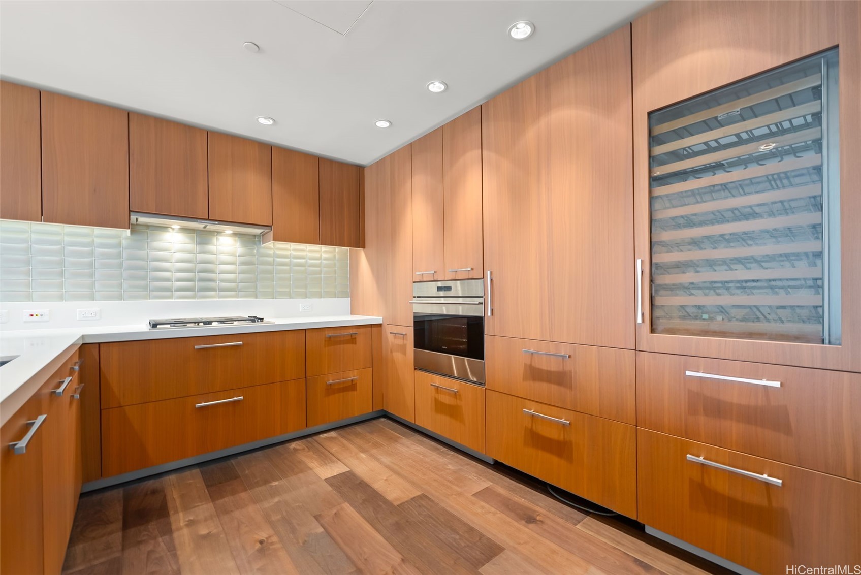 1555 Kapiolani Boulevard 1800 Property Photo 6