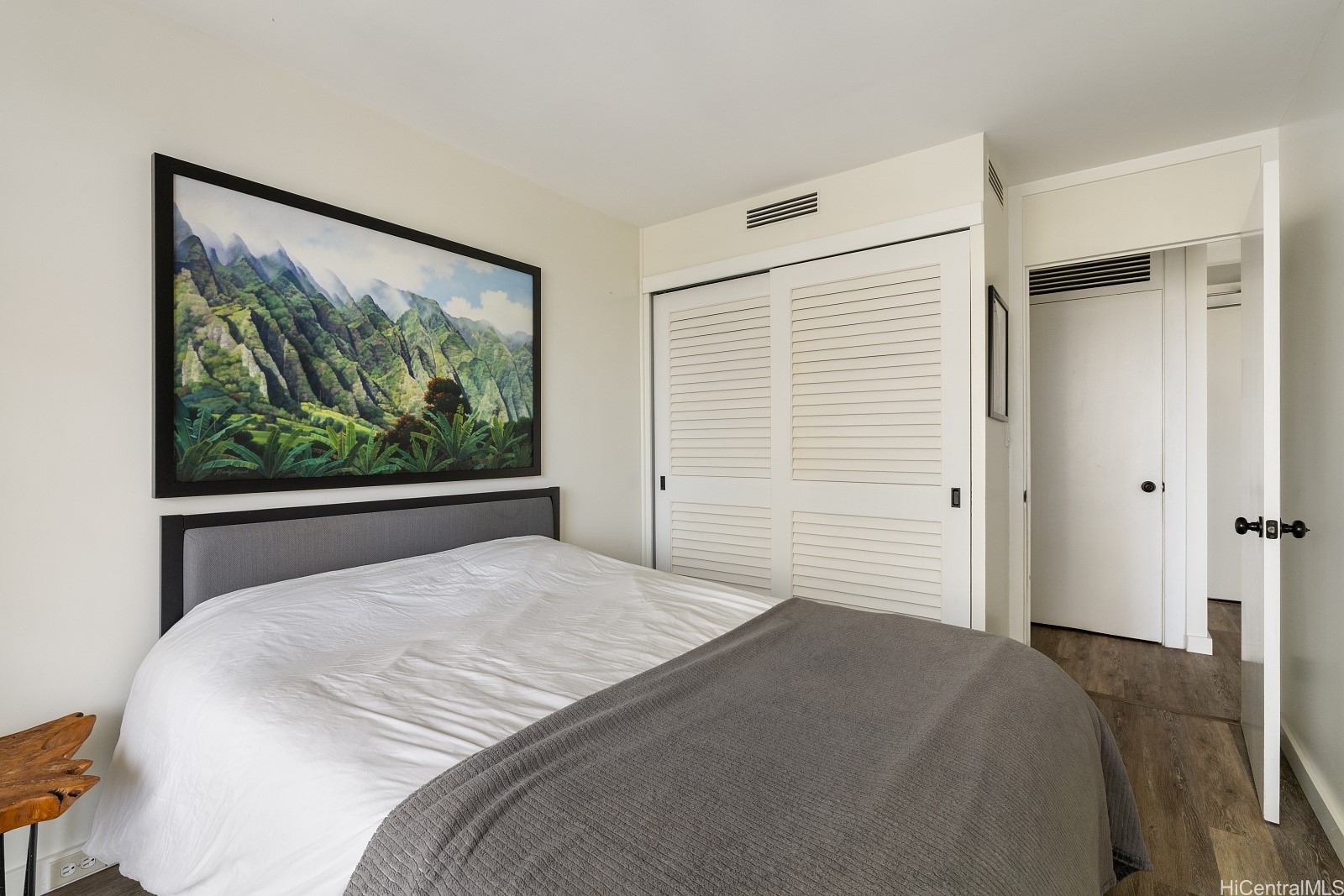 445 Kaiolu Street 812 Property Photo 10