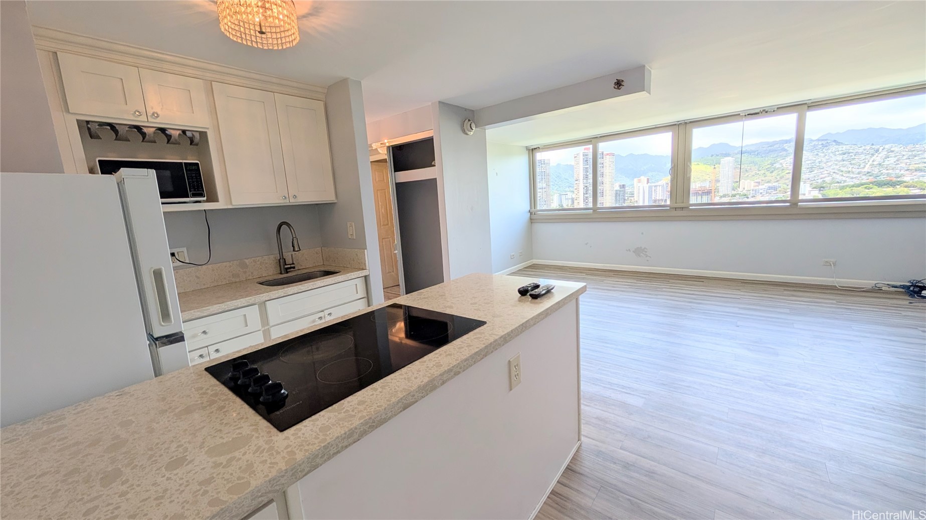 445 Seaside Avenue 1902 Property Photo 1