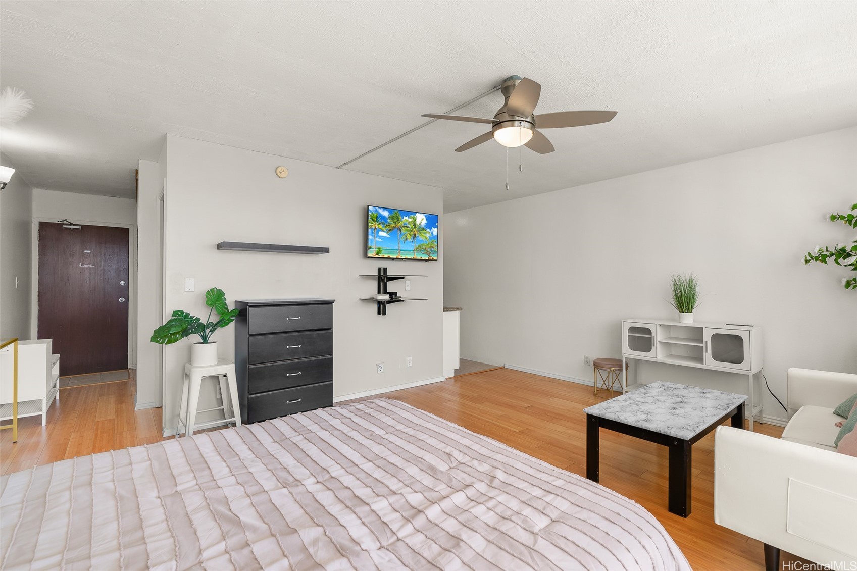 2092 Kuhio Avenue 1701 Property Photo 4