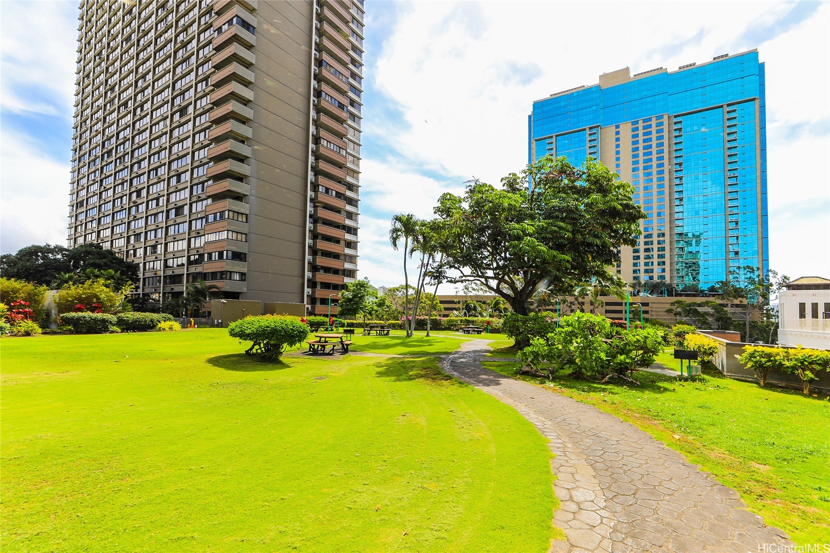 55 S Kukui Street D312 Property Photo 25