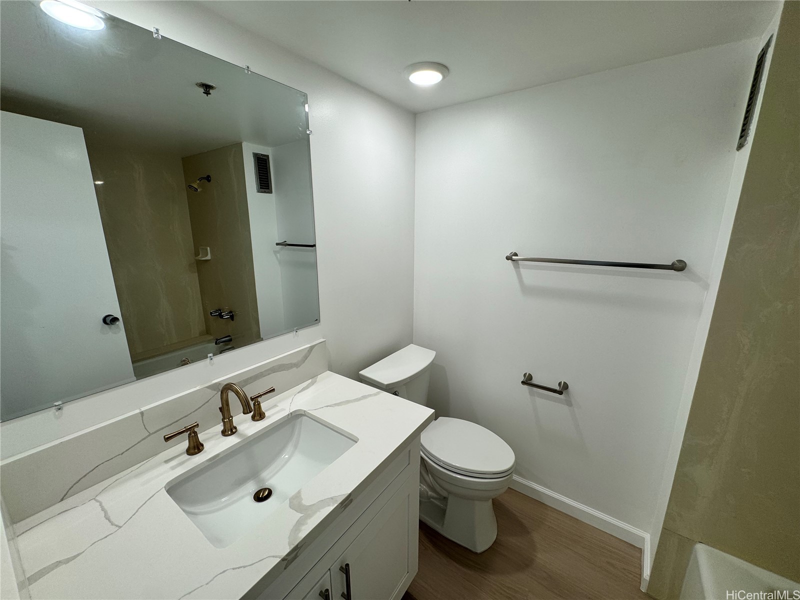 364 Seaside Avenue 812 Property Photo 5