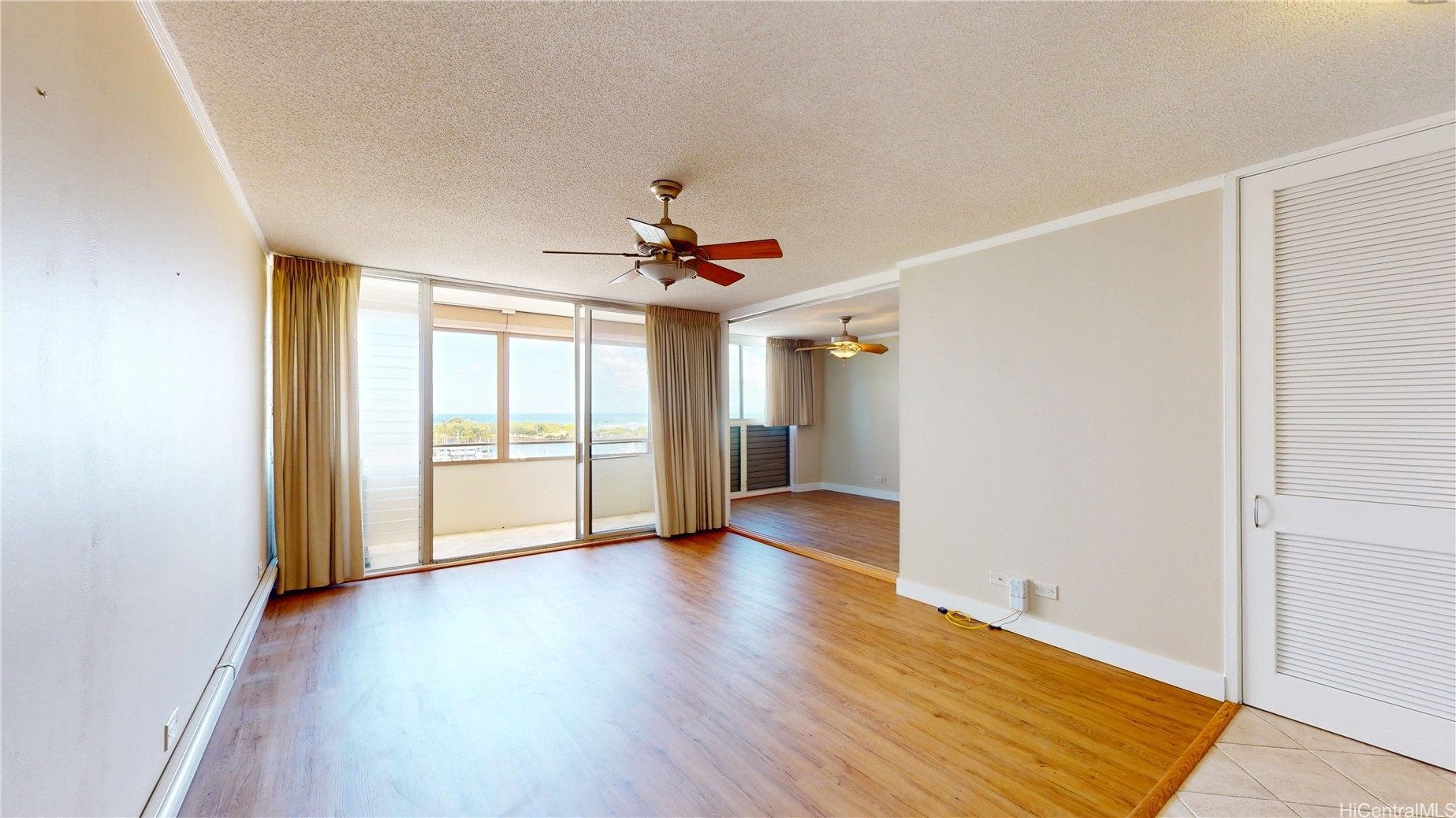 1676 Ala Moana Boulevard 907 Property Photo 3