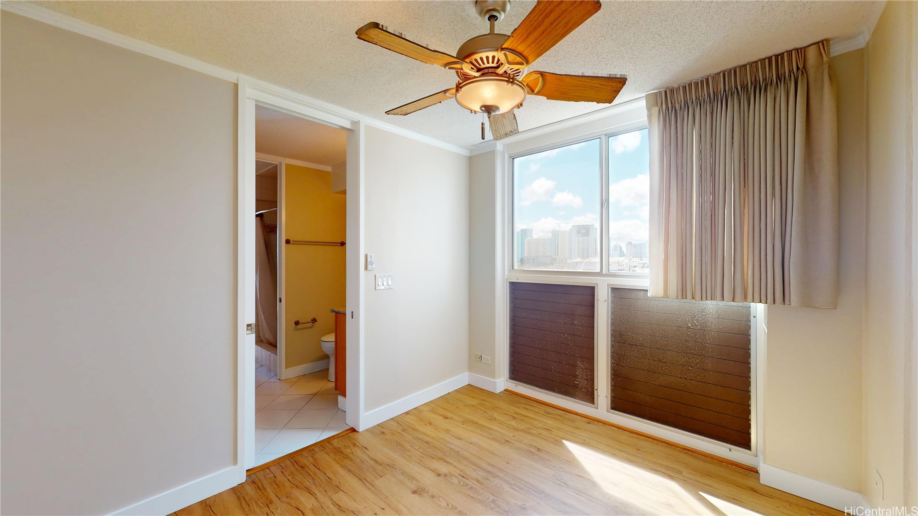 1676 Ala Moana Boulevard 907 Property Photo 6
