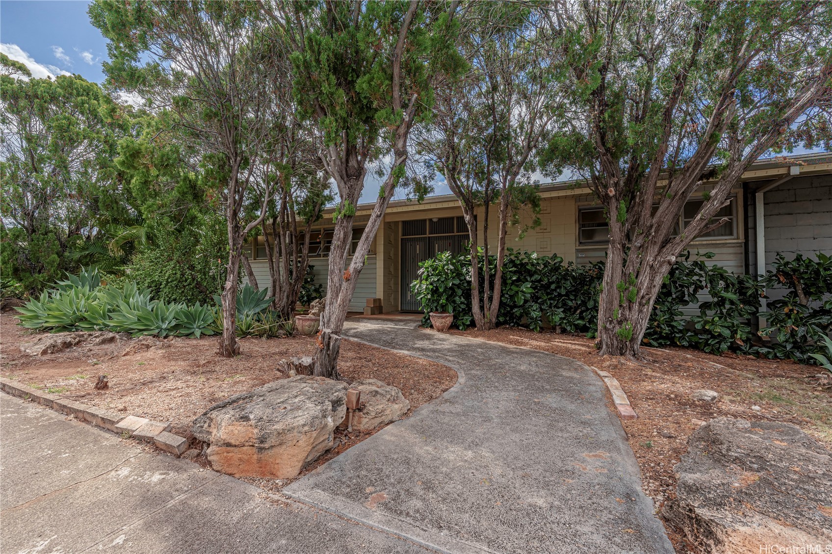 4117 Kaimanahila Street Property Photo 1