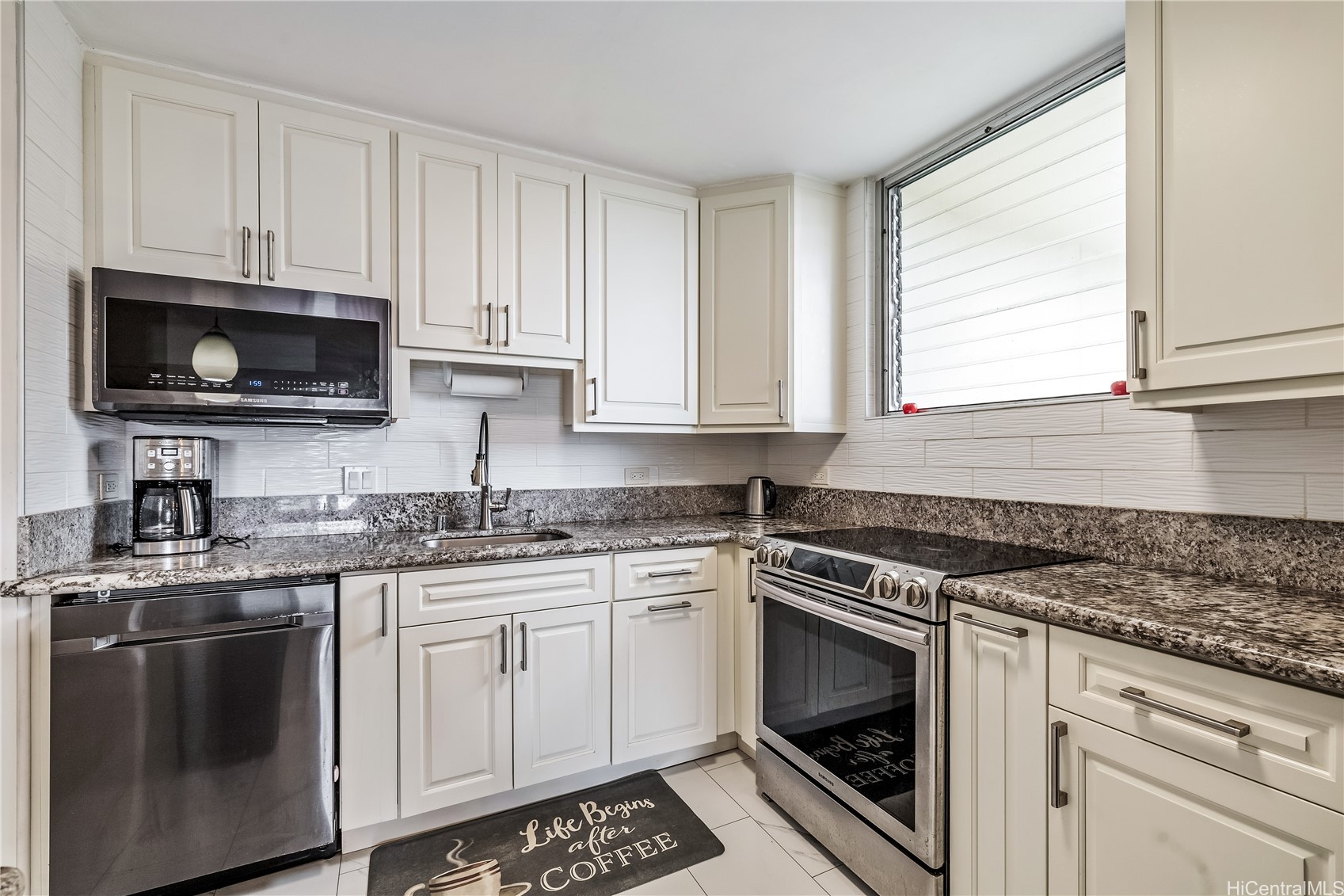 1717 Ala Wai Boulevard Phii 7 (3107) Property Photo 4