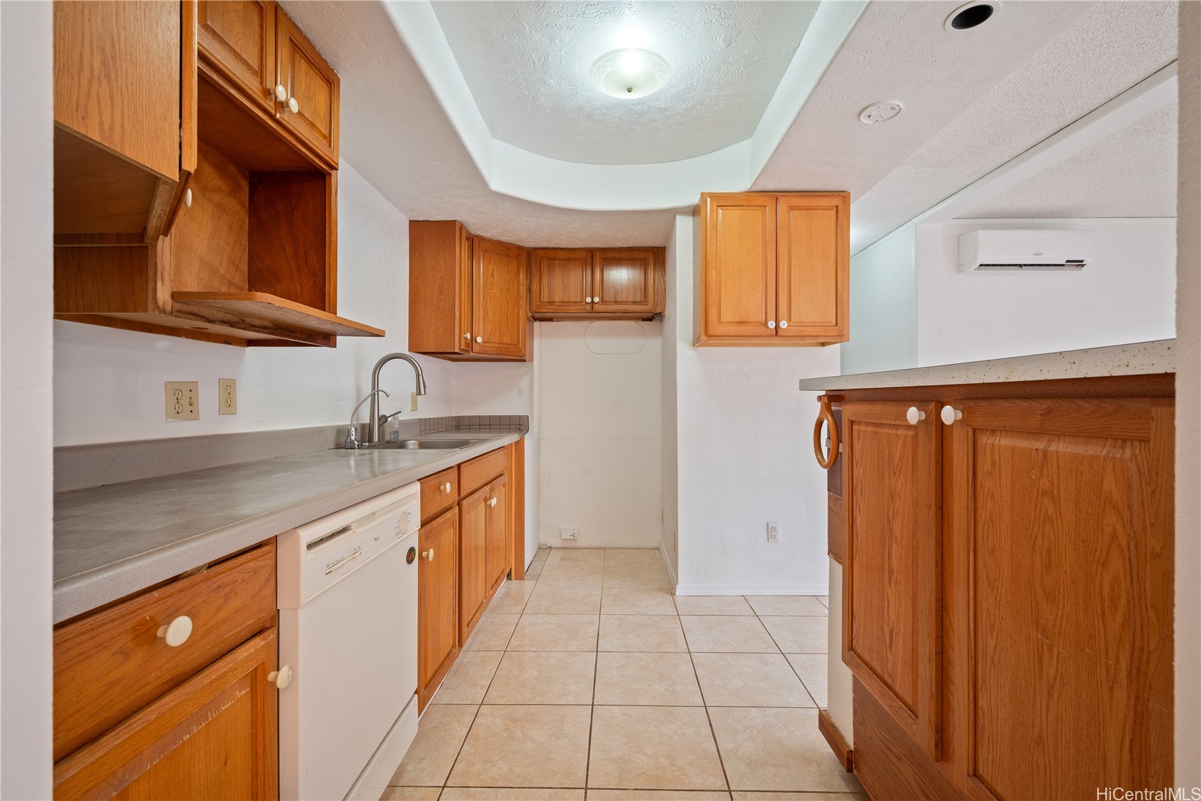 87-531 Manuu Street Property Photo 4