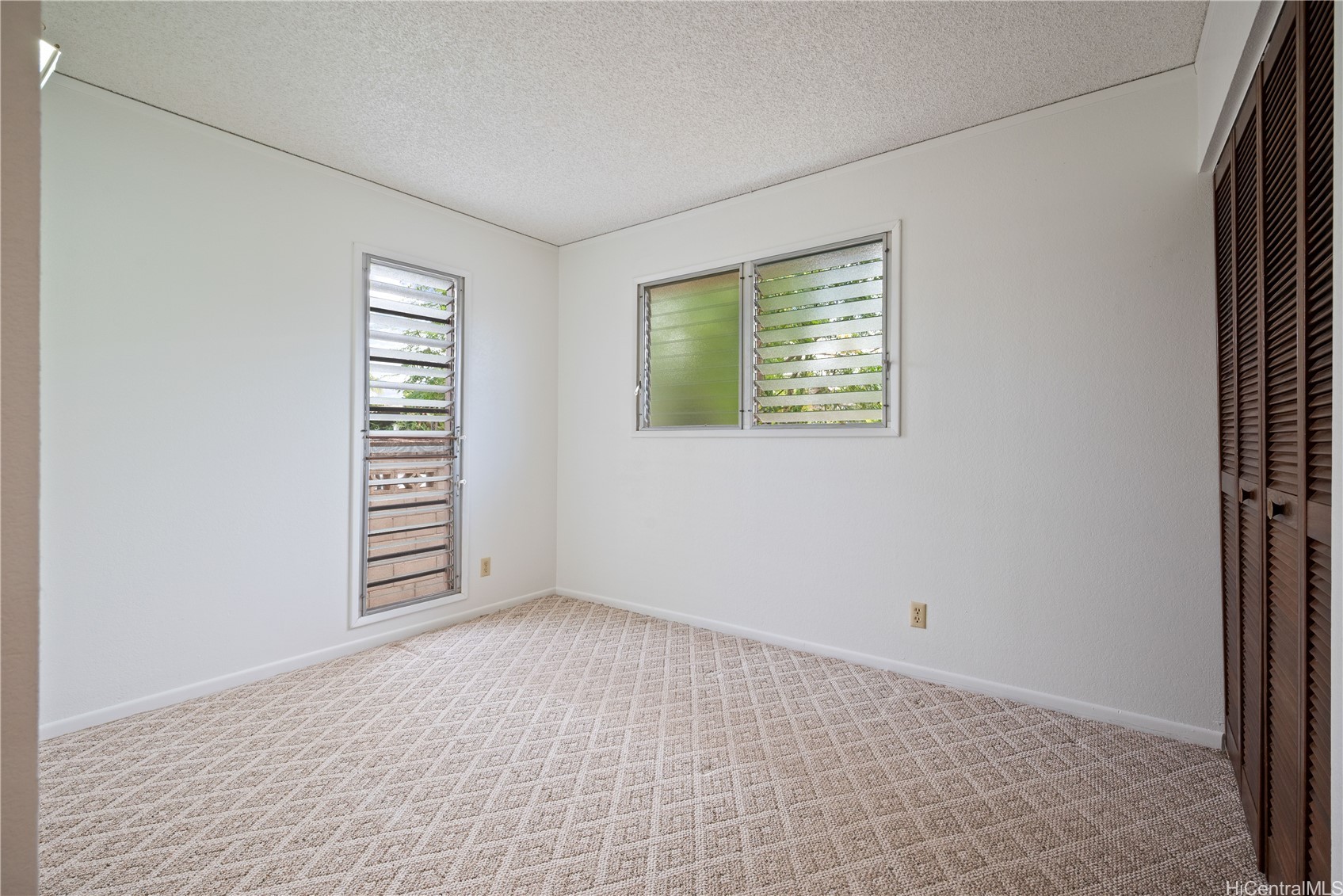 87-531 Manuu Street Property Photo 6