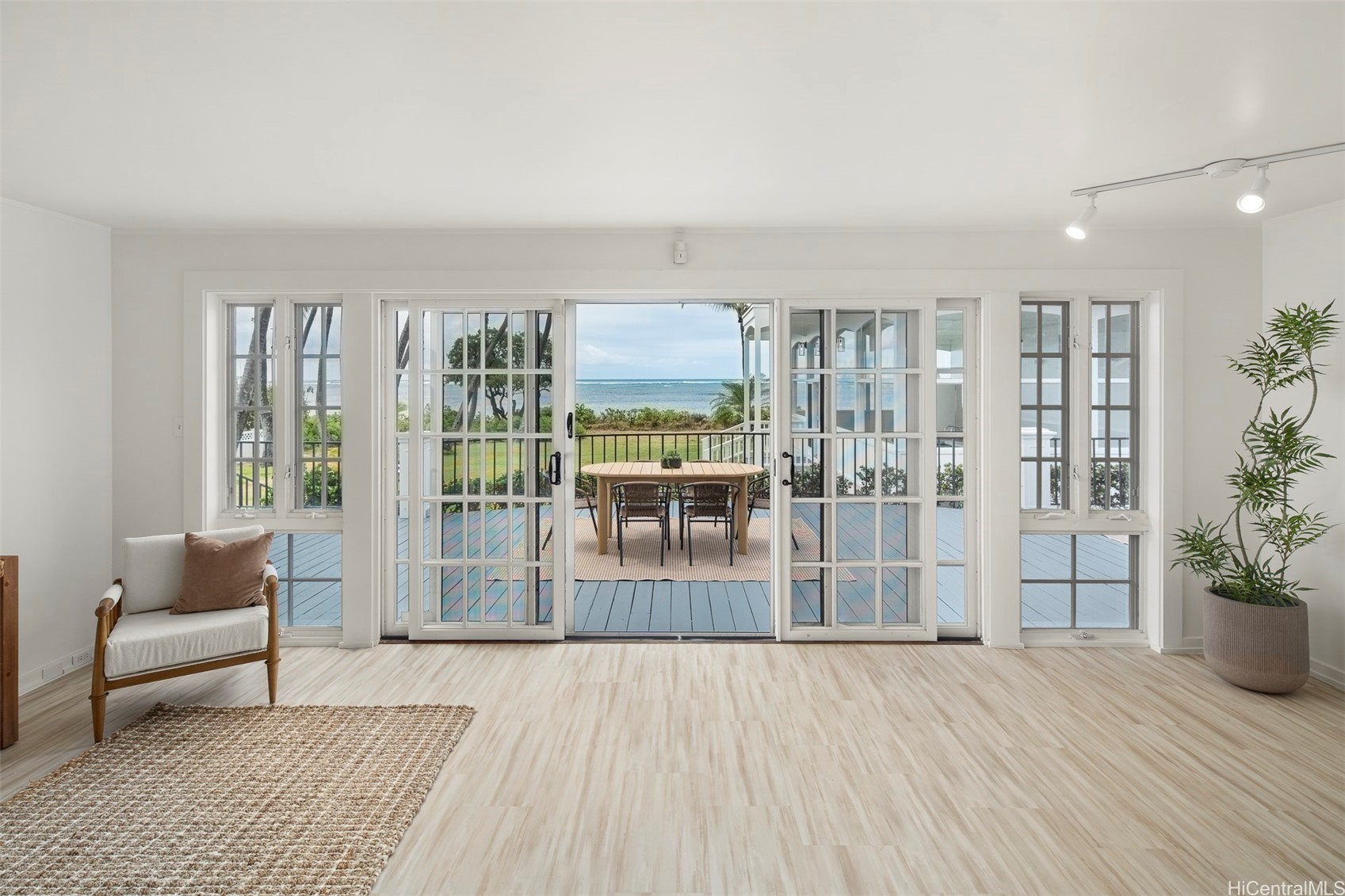 4929 Kalanianaole Highway Property Photo 4